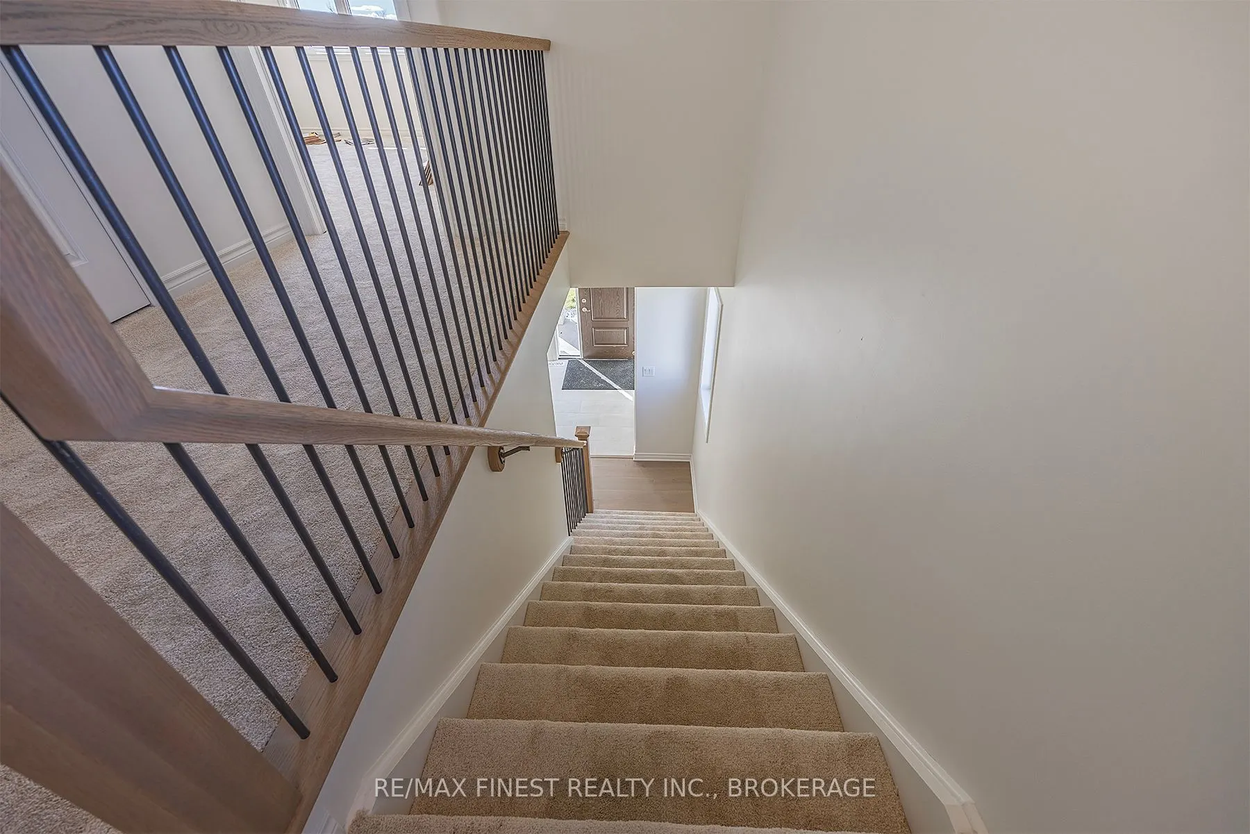 215 HERITAGE PARK Drive