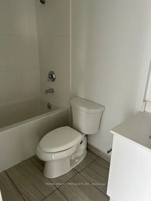 550 North Service Road #1201