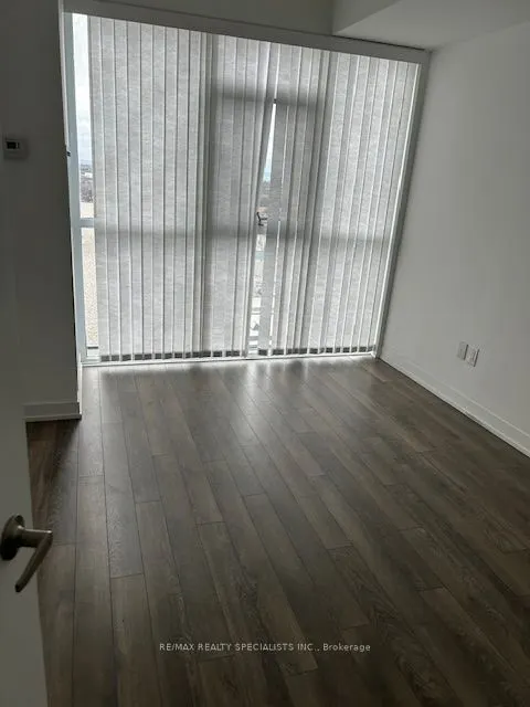 550 North Service Road #1201