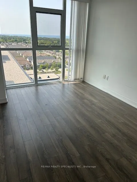 550 North Service Road #1201
