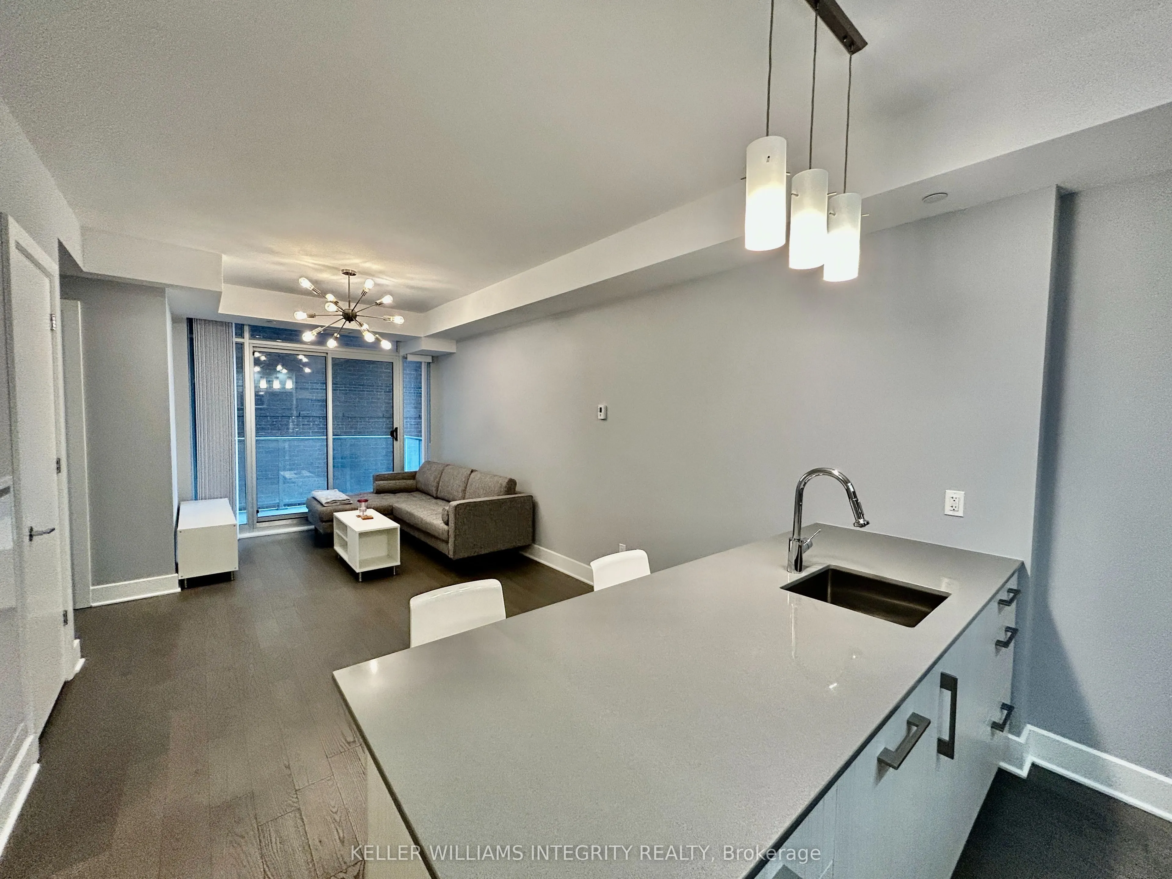 255 Bay Street #506