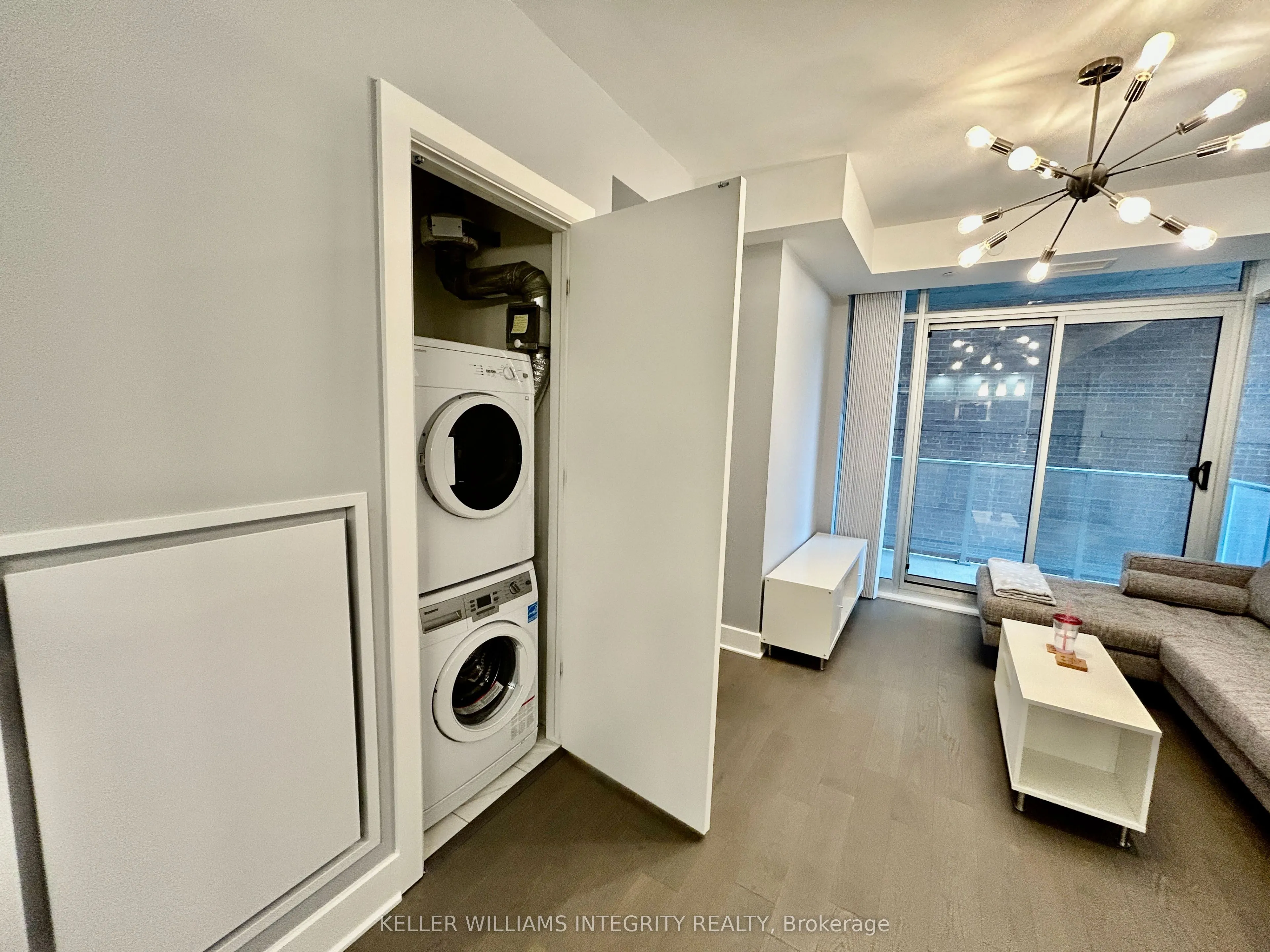 255 Bay Street #506