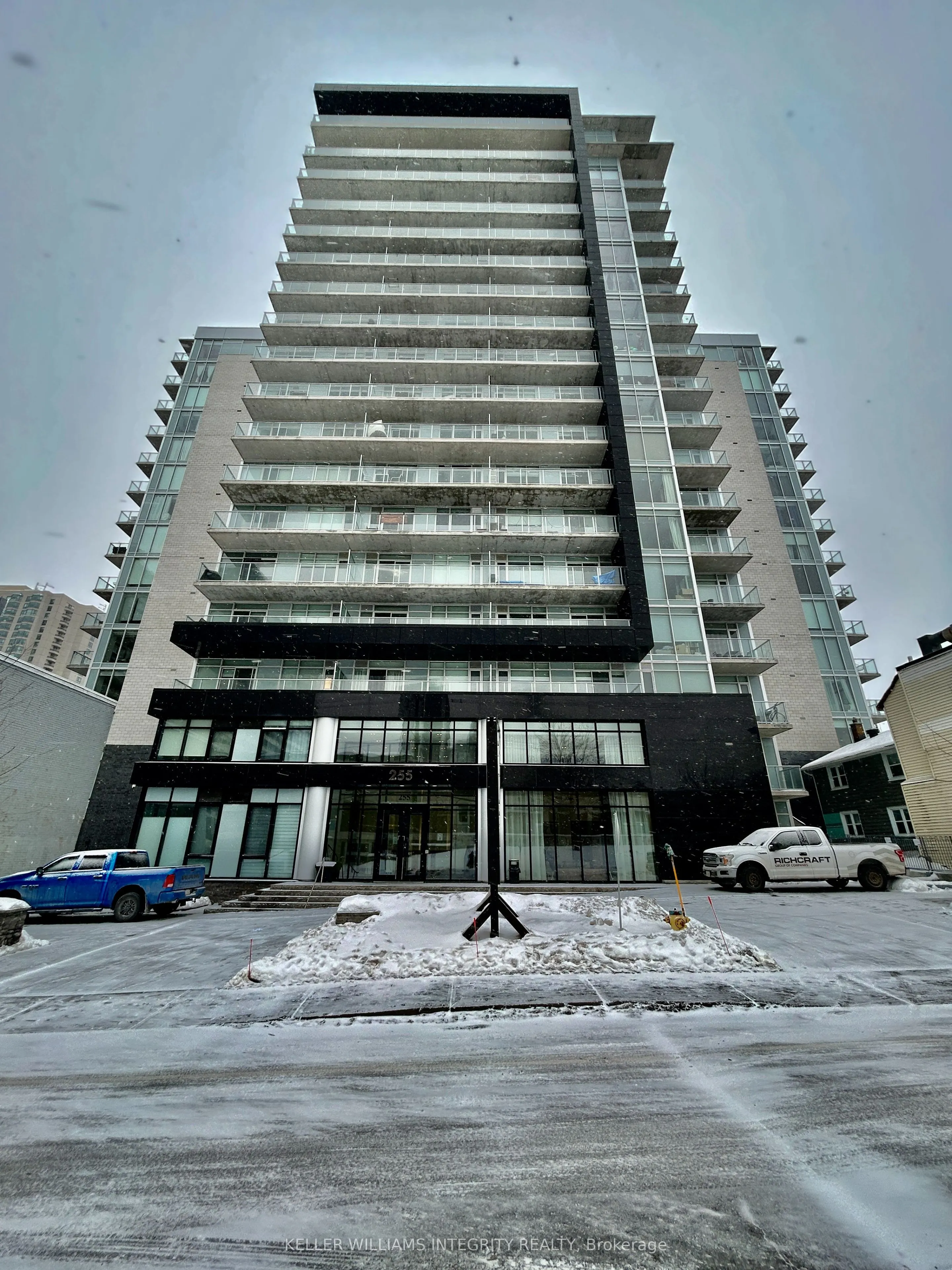 255 Bay Street #506