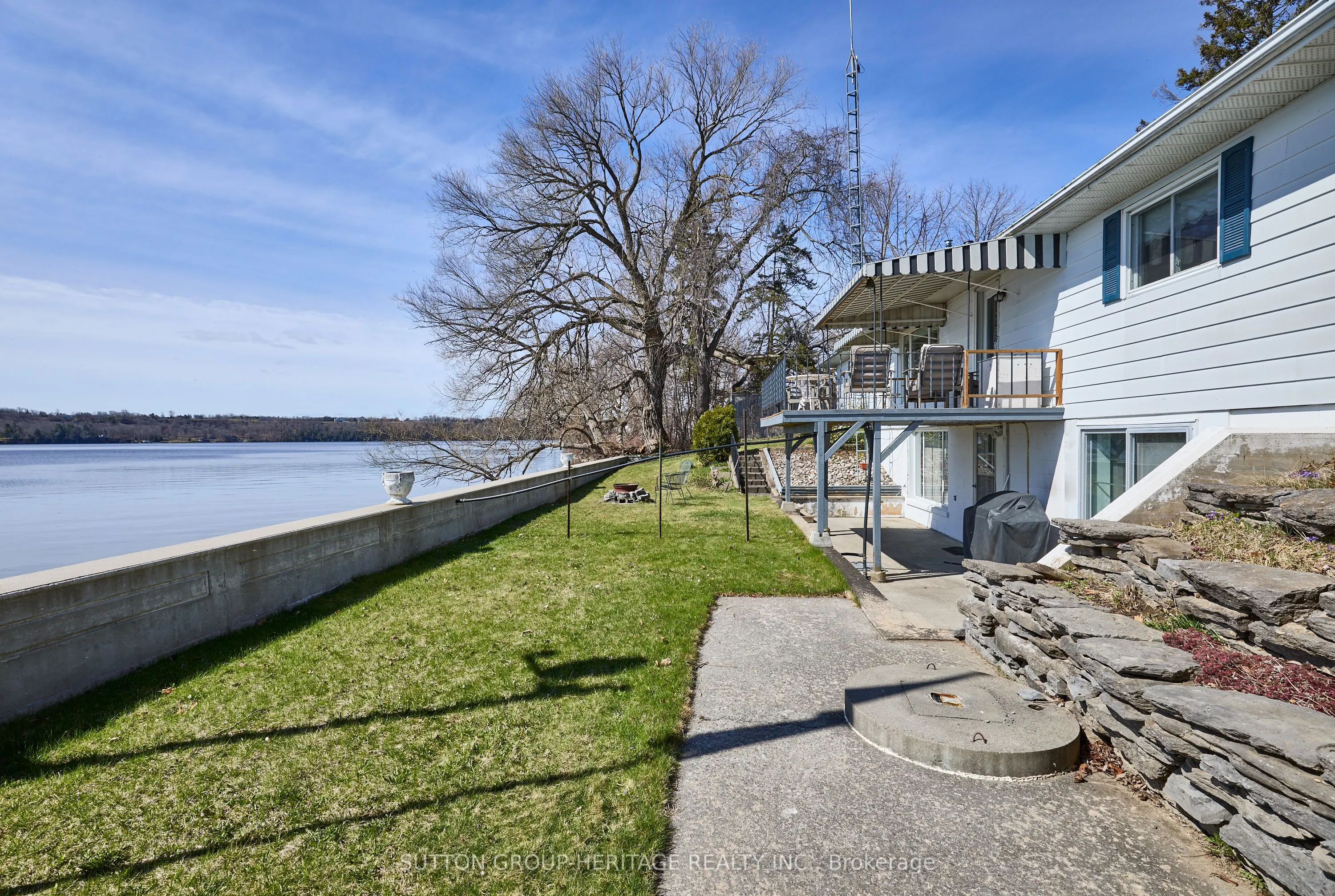 11056 Loyalist Parkway