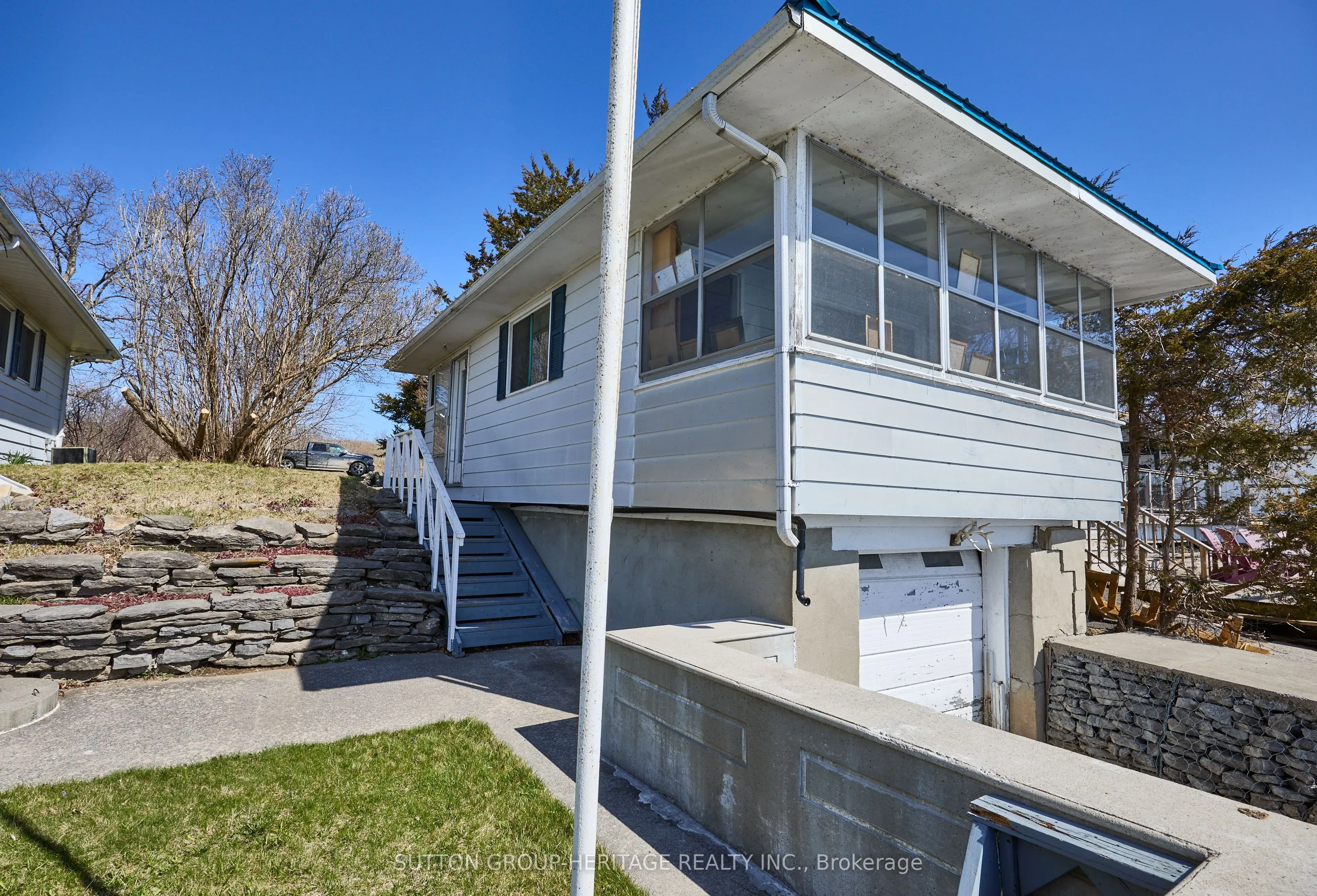 11056 Loyalist Parkway