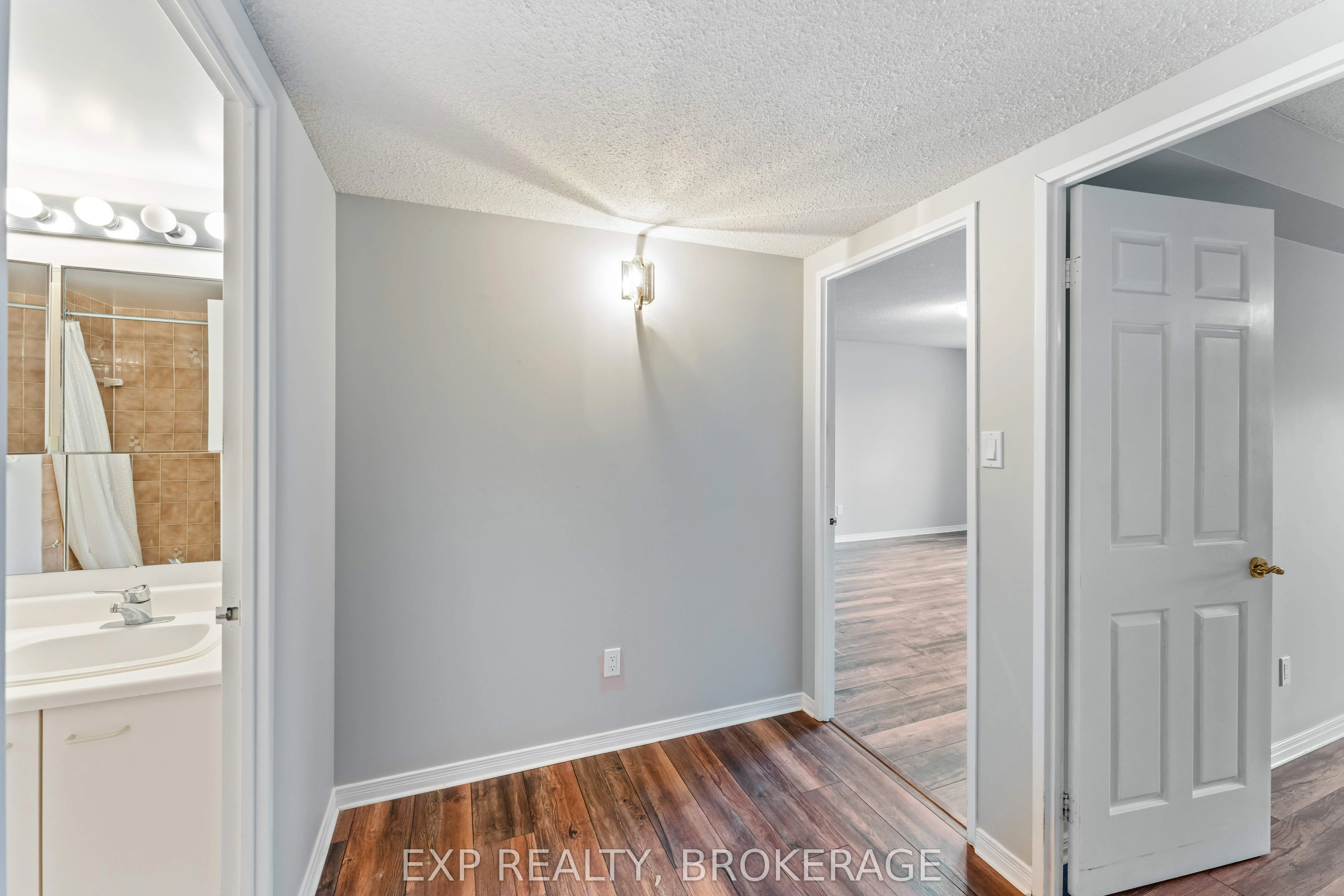 257 Bath Road #401