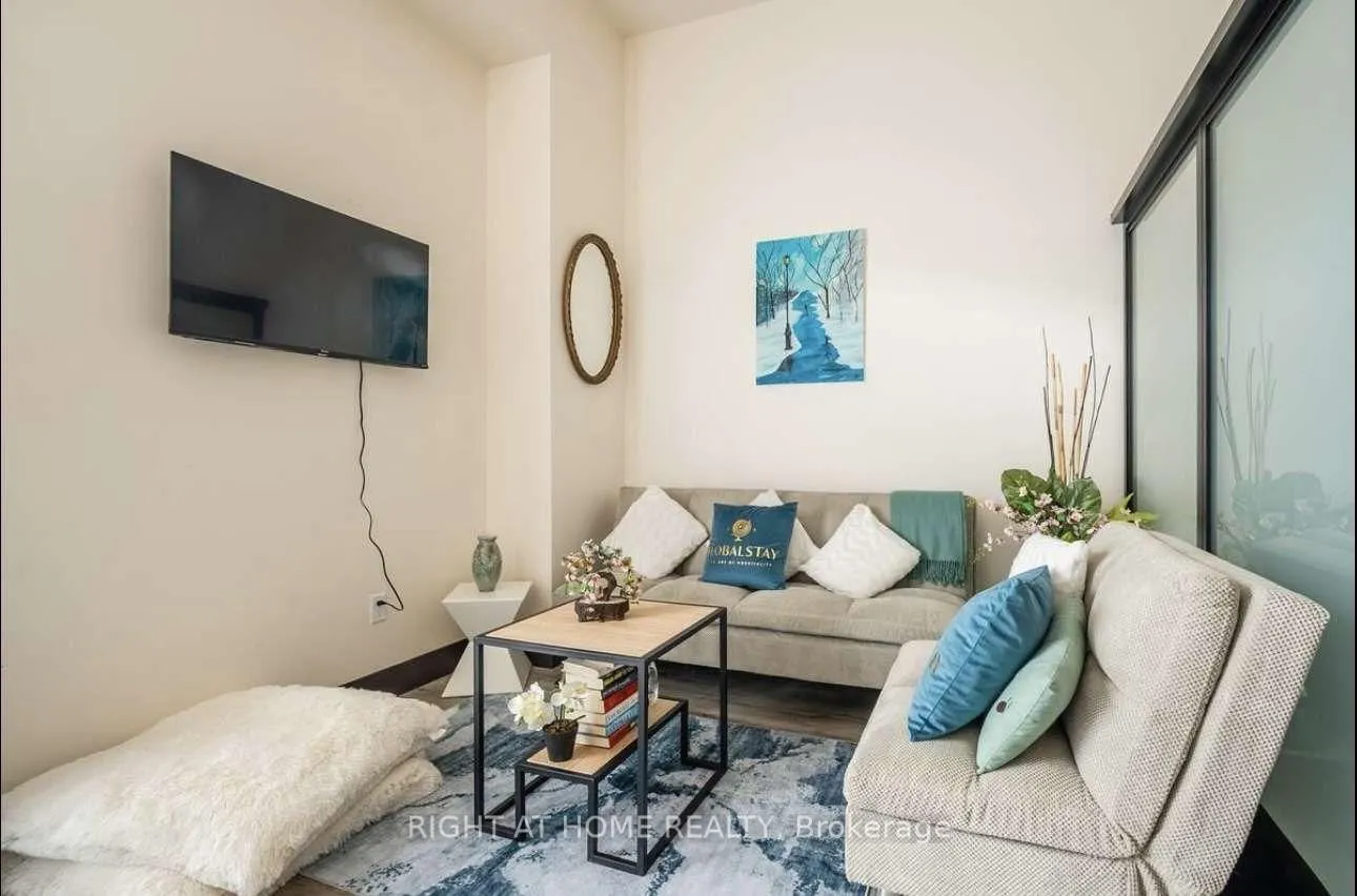 121 King Street E #101