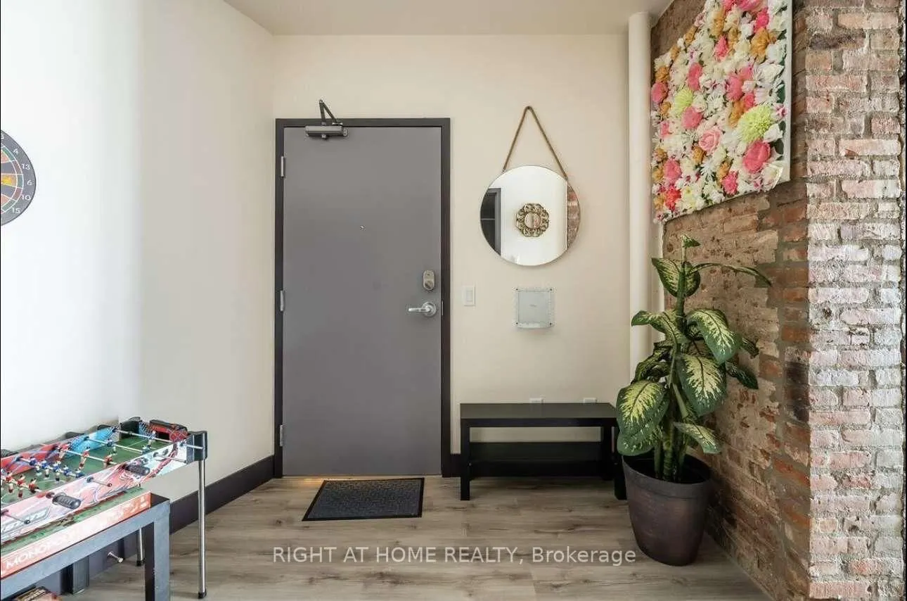 121 King Street E #101