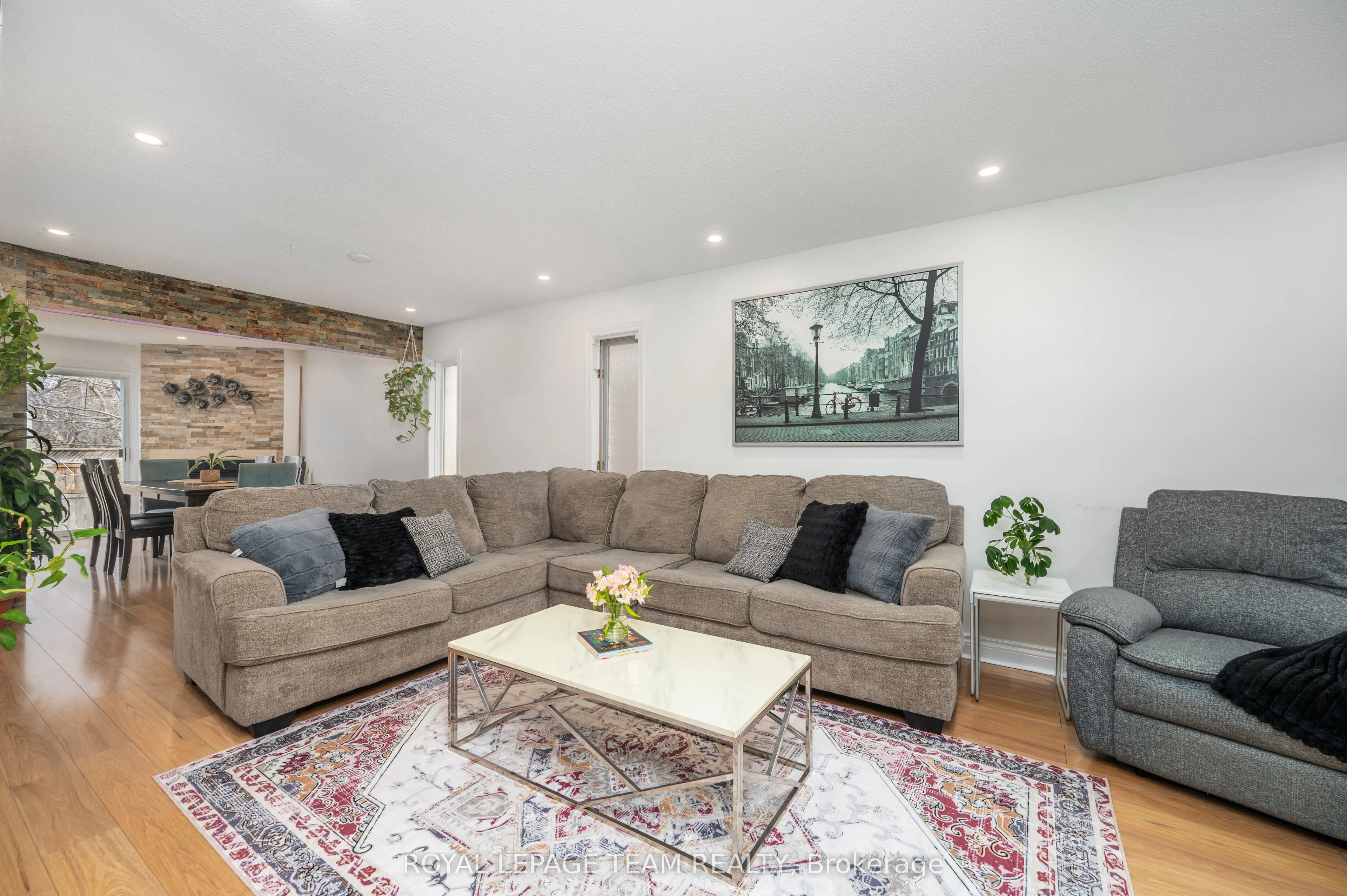 53 Havenhurst Crescent