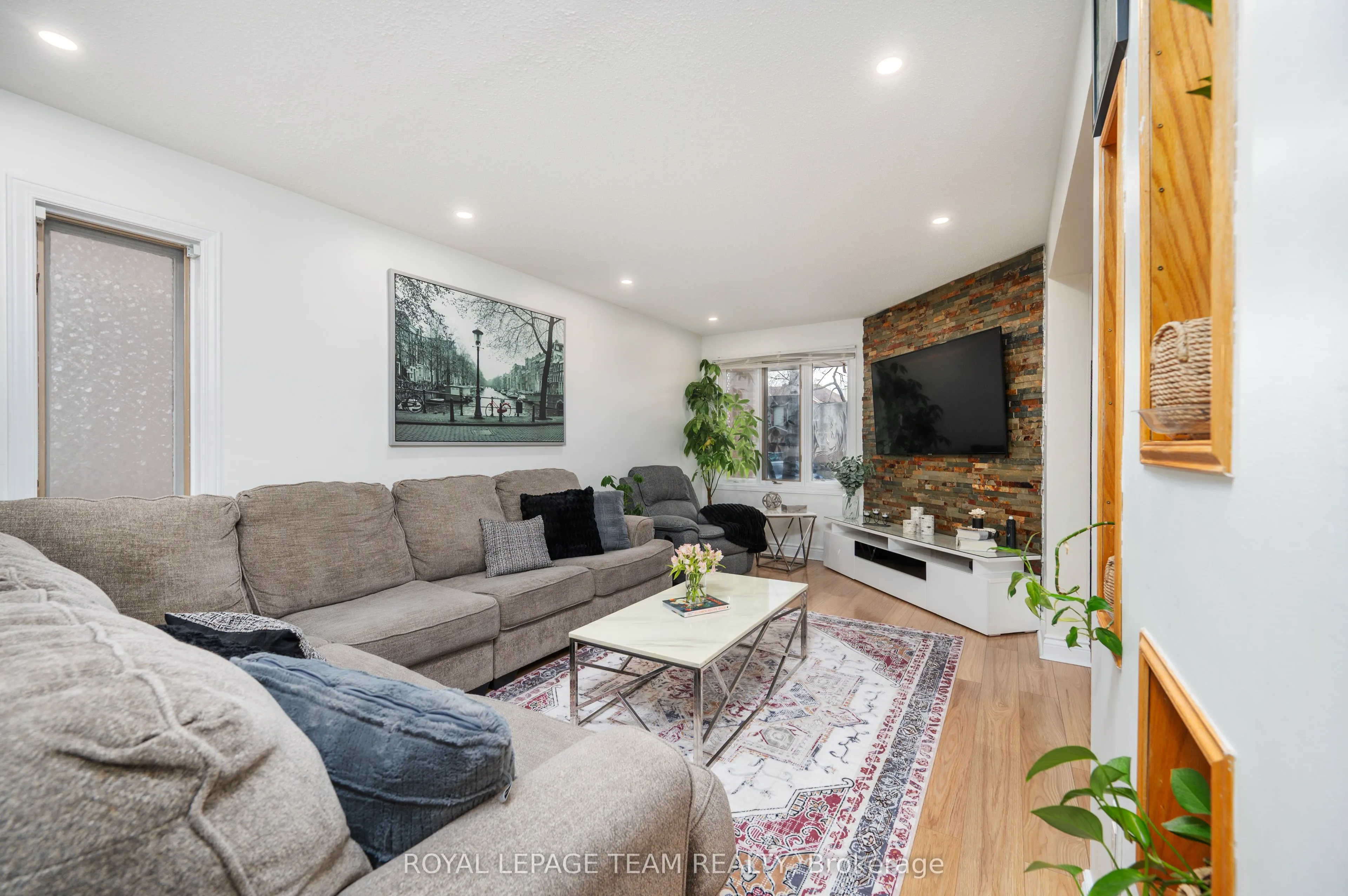 53 Havenhurst Crescent