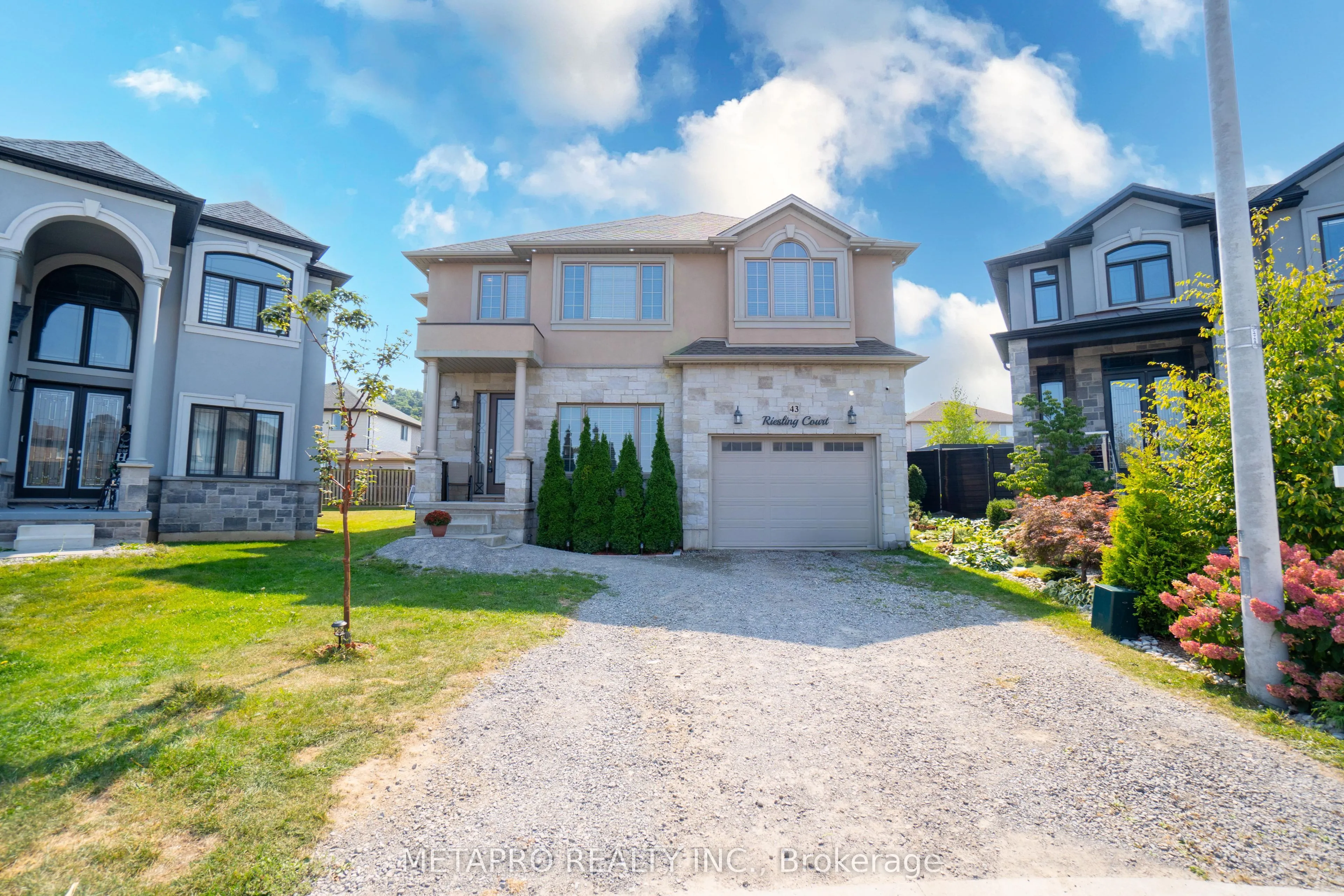 43 Riesling Court