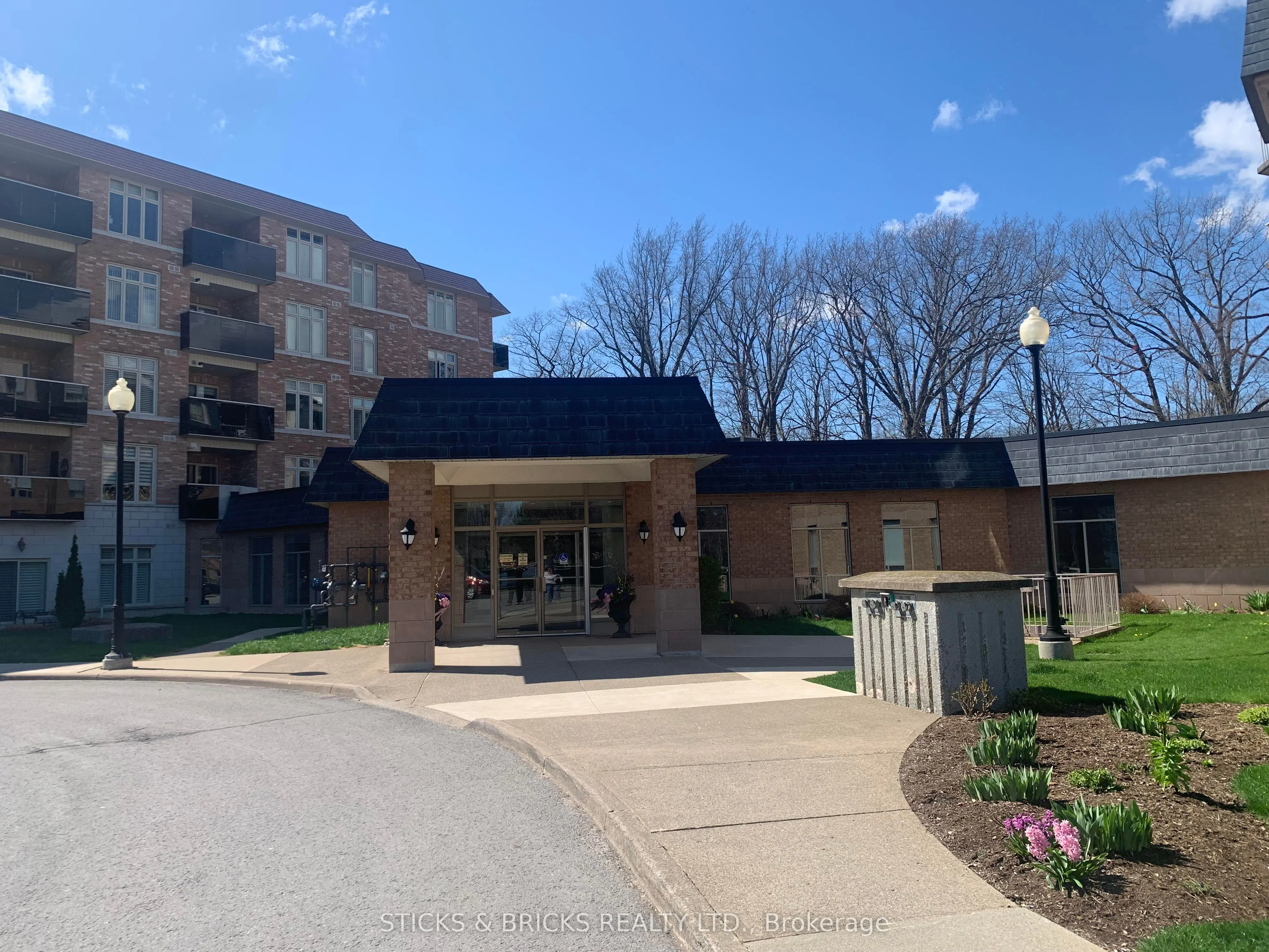 8111 Forest Glen Drive N, #301