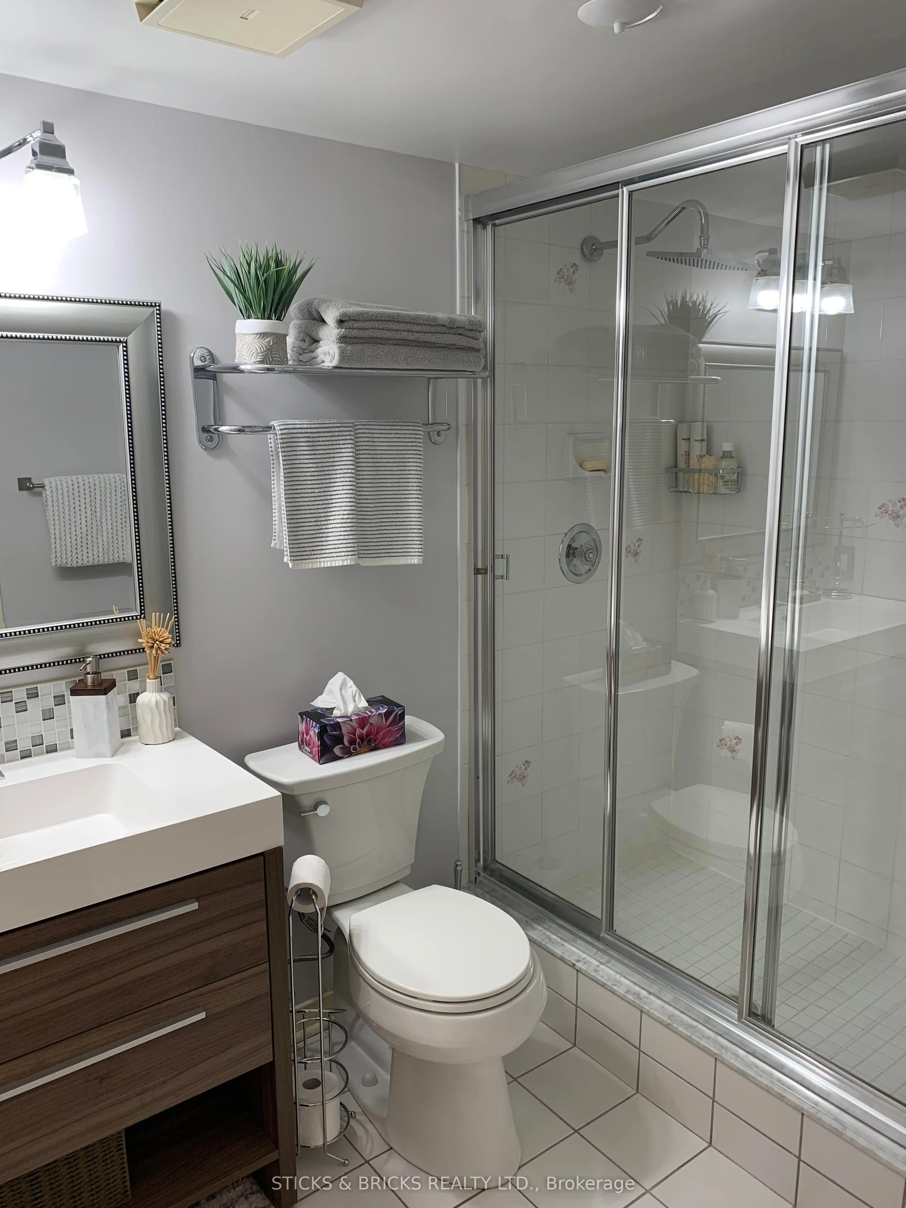 8111 Forest Glen Drive N, #301