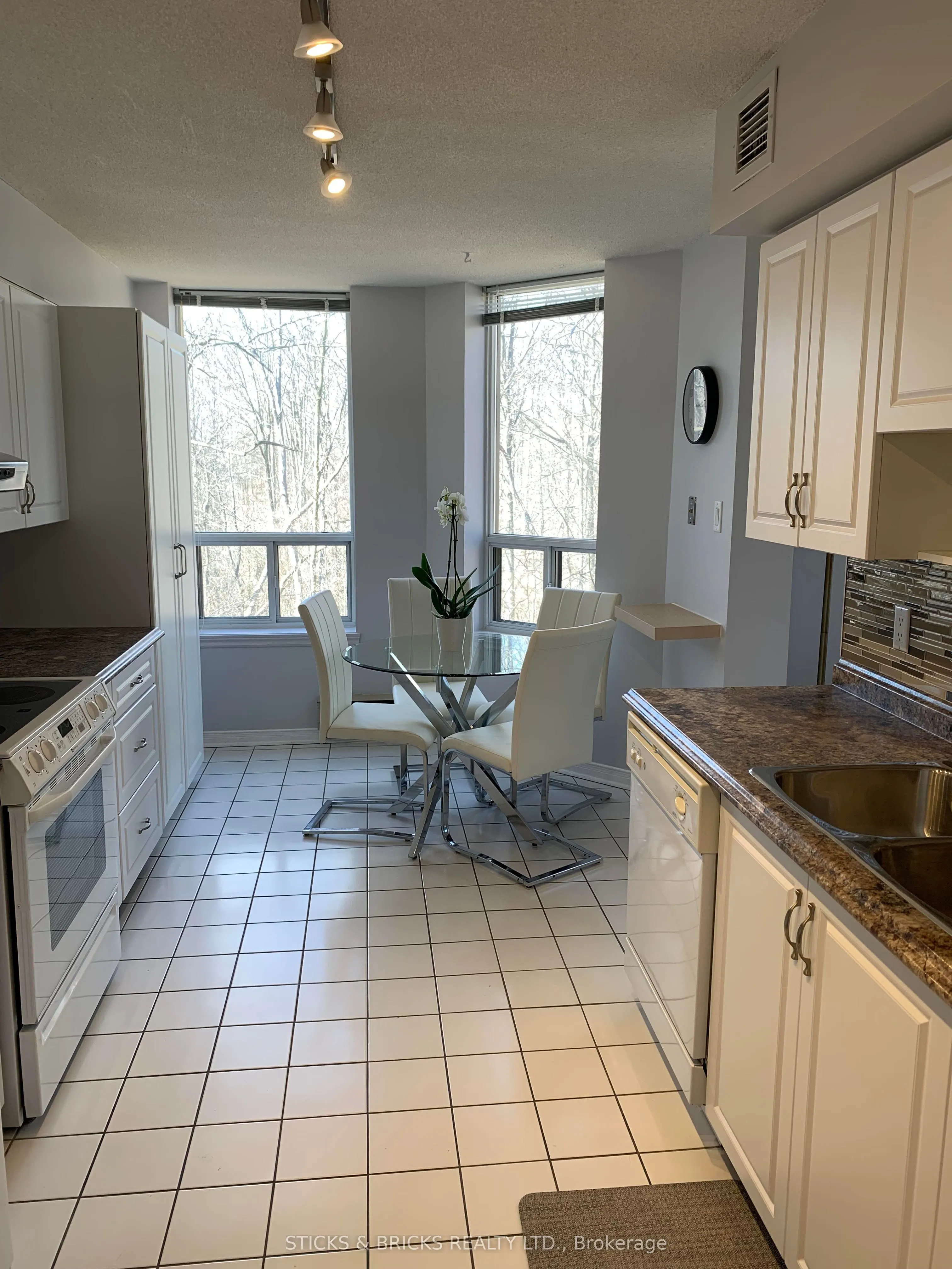 8111 Forest Glen Drive N, #301