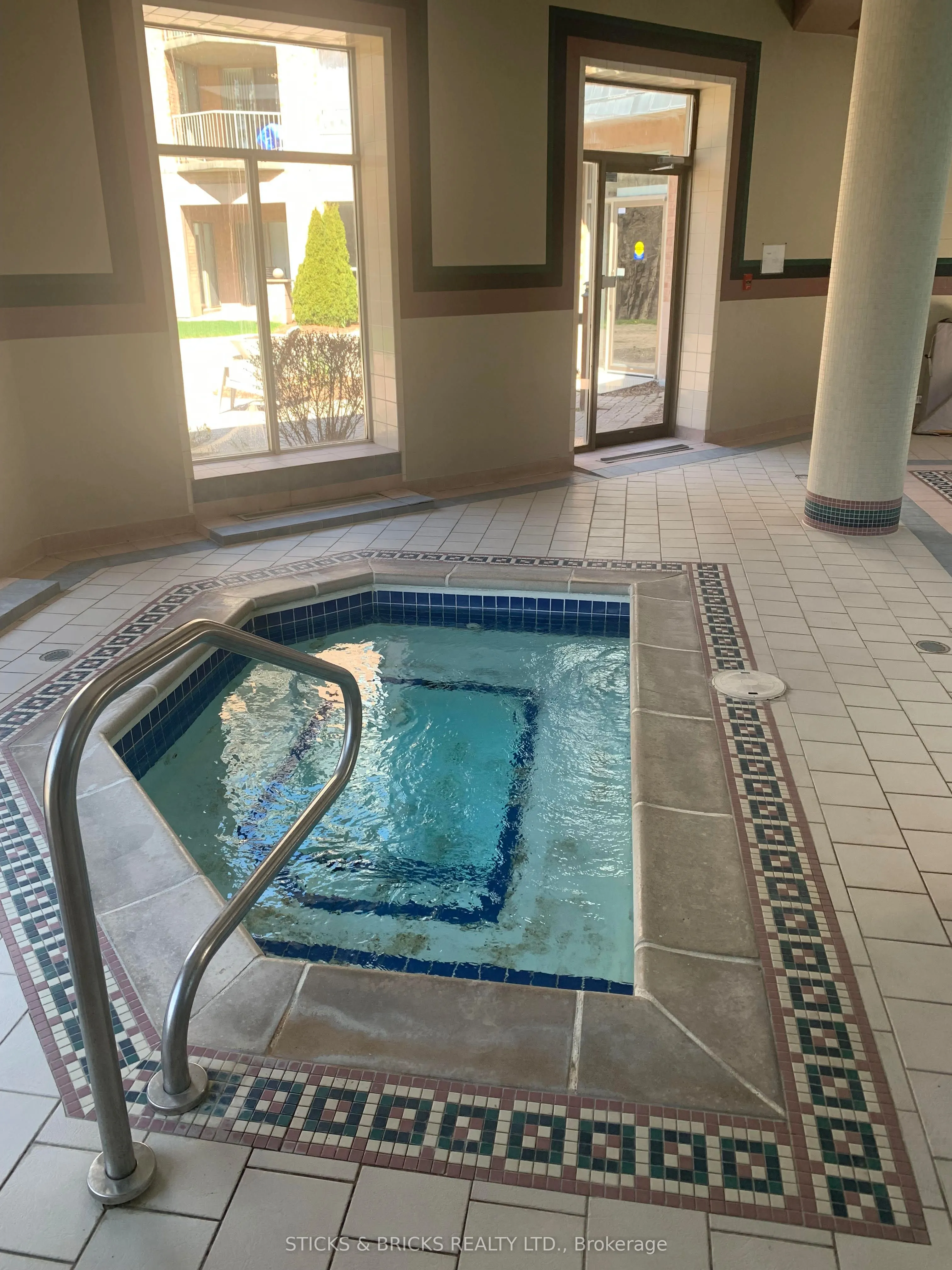 8111 Forest Glen Drive N, #301