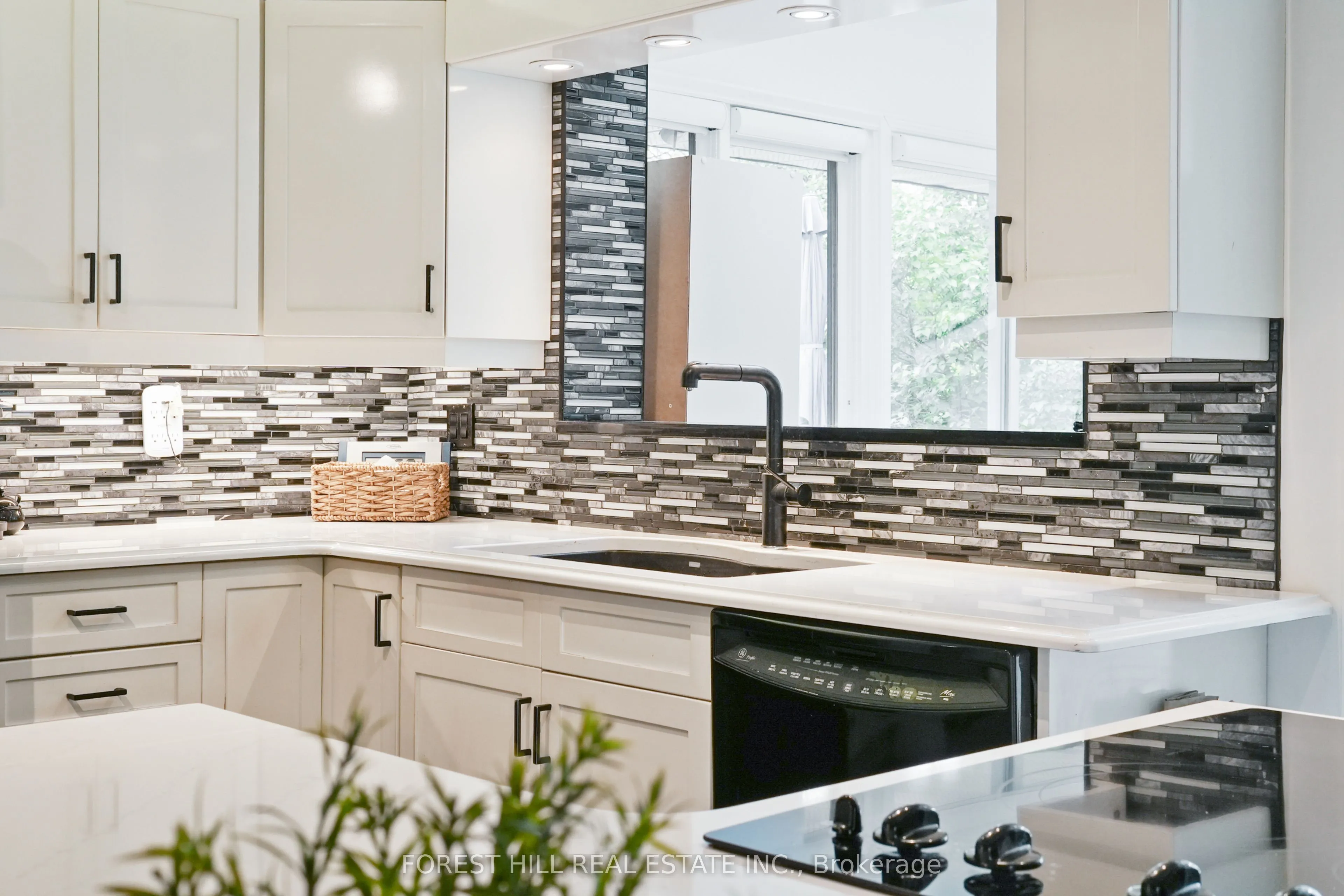 285 Cottonwood Drive