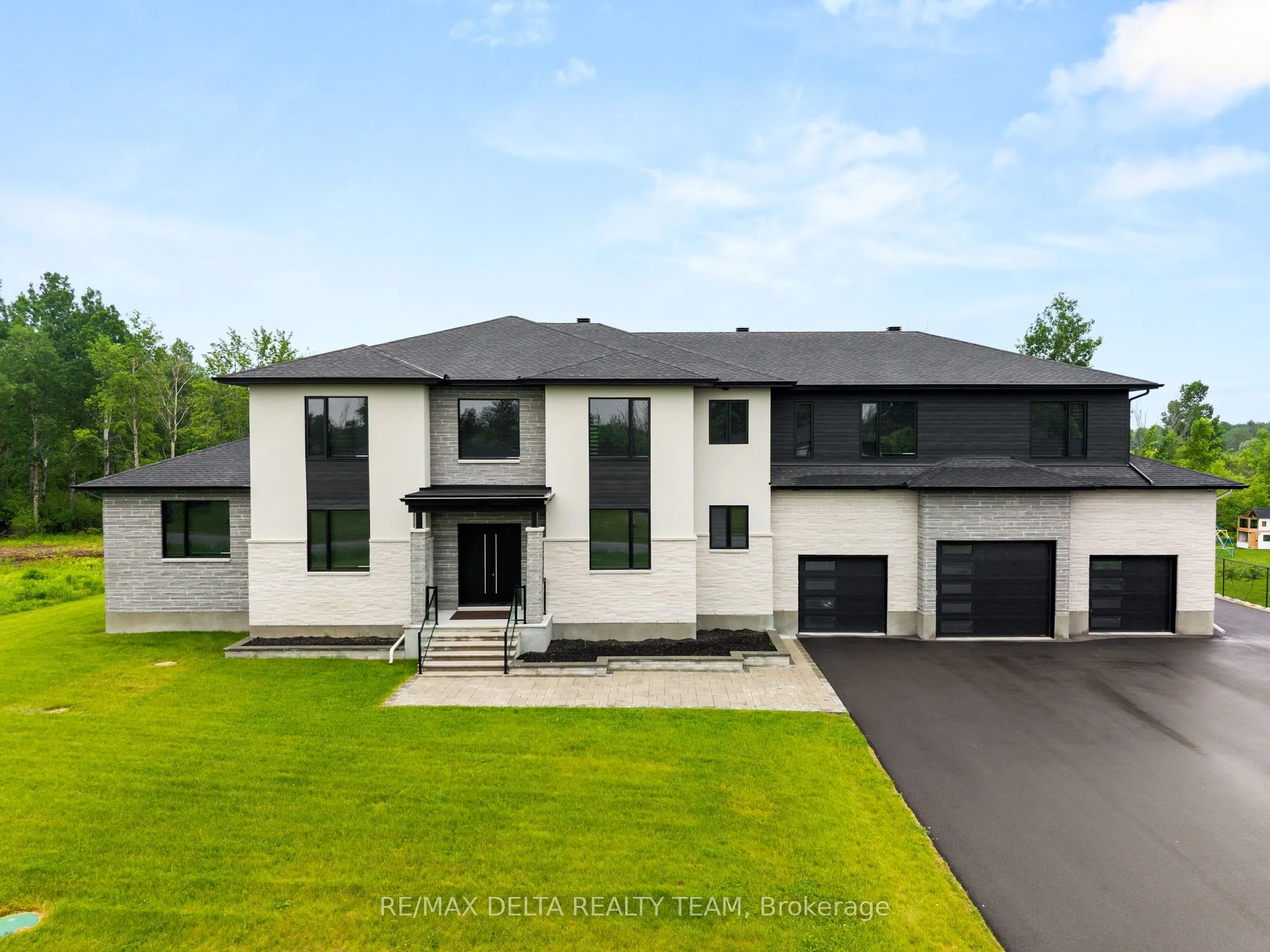 663 Ballycastle Crescent