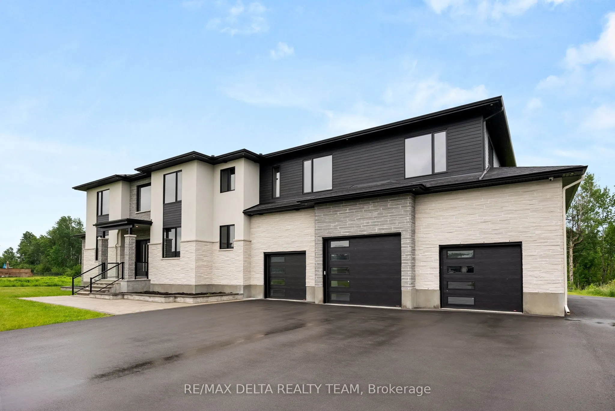 663 Ballycastle Crescent
