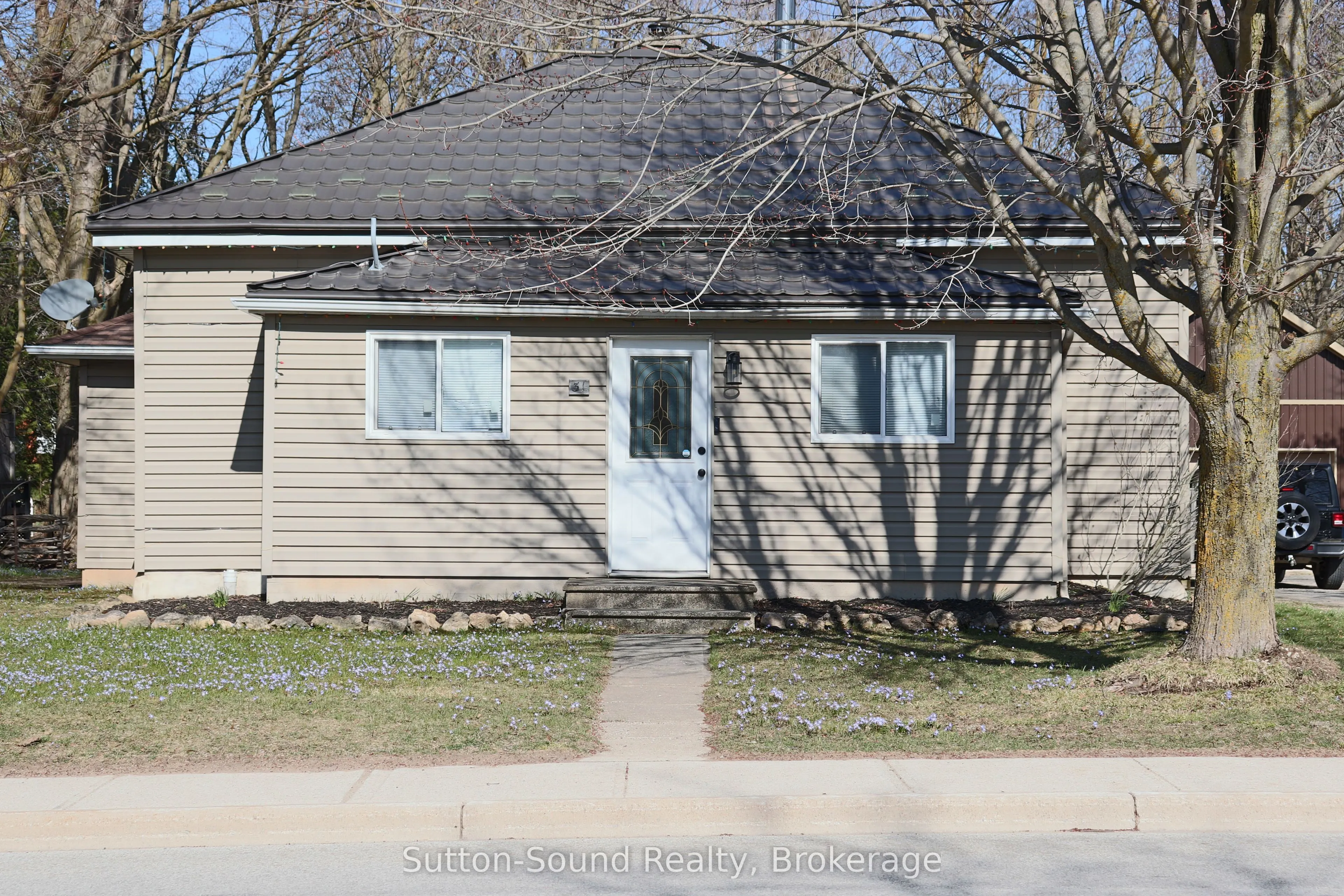 31 Yonge Street S