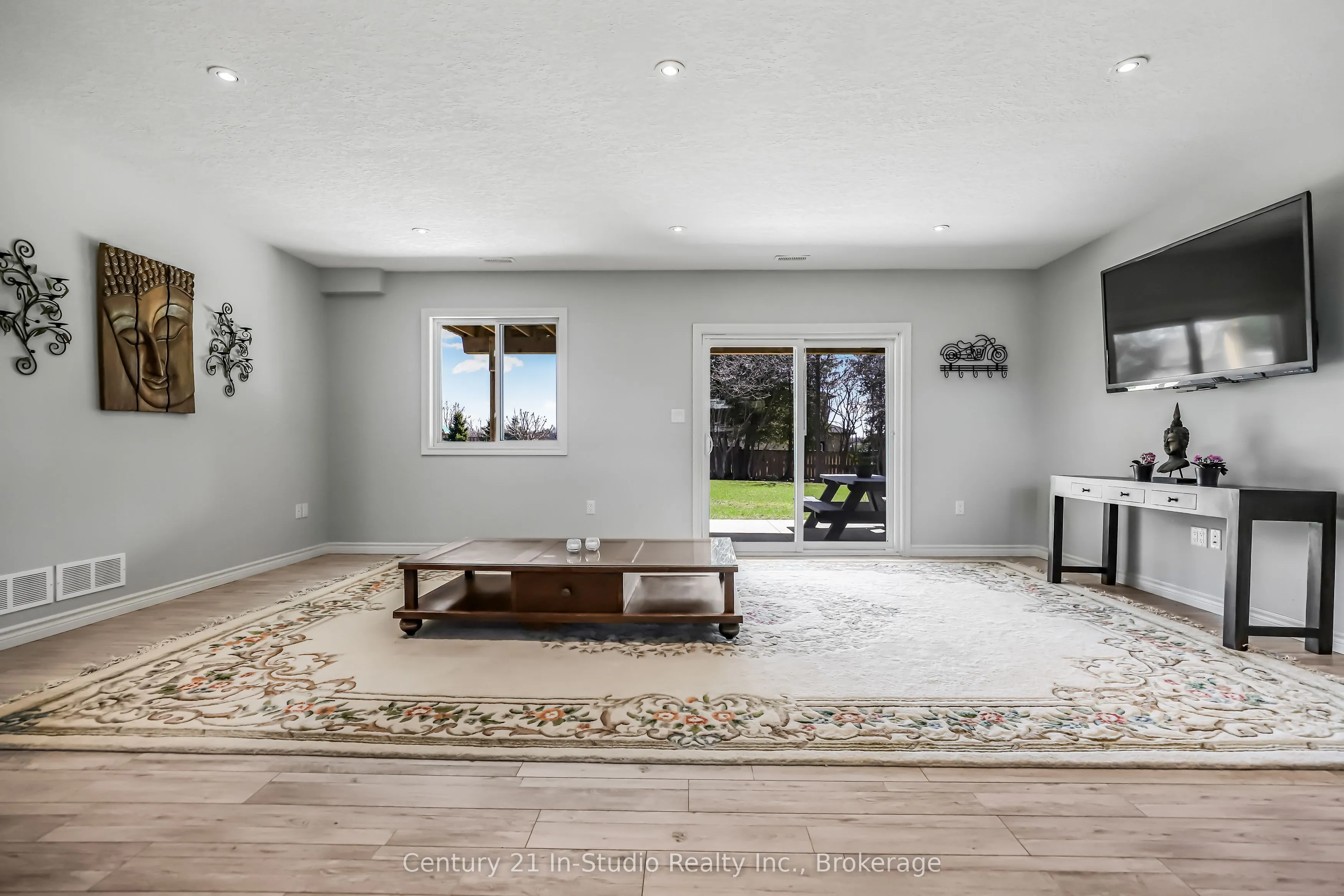 202 Meredith Way