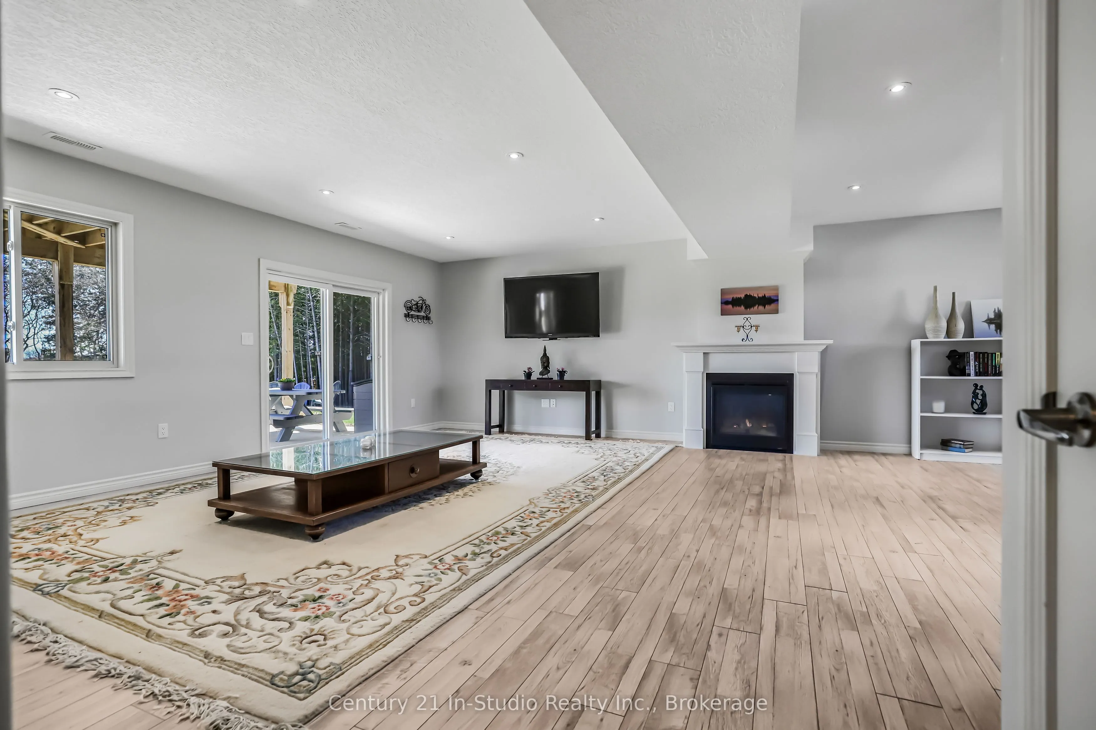 202 Meredith Way
