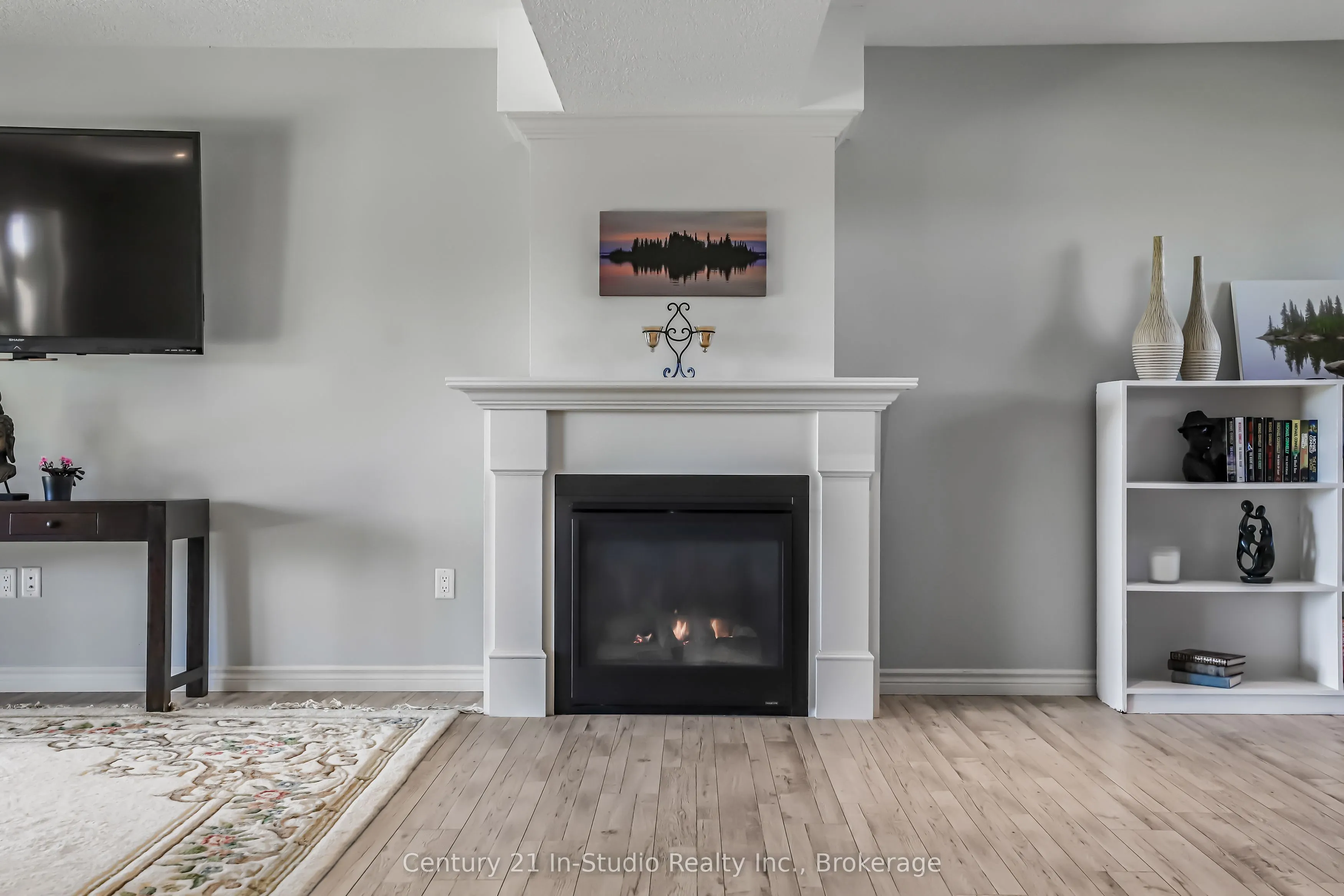 202 Meredith Way