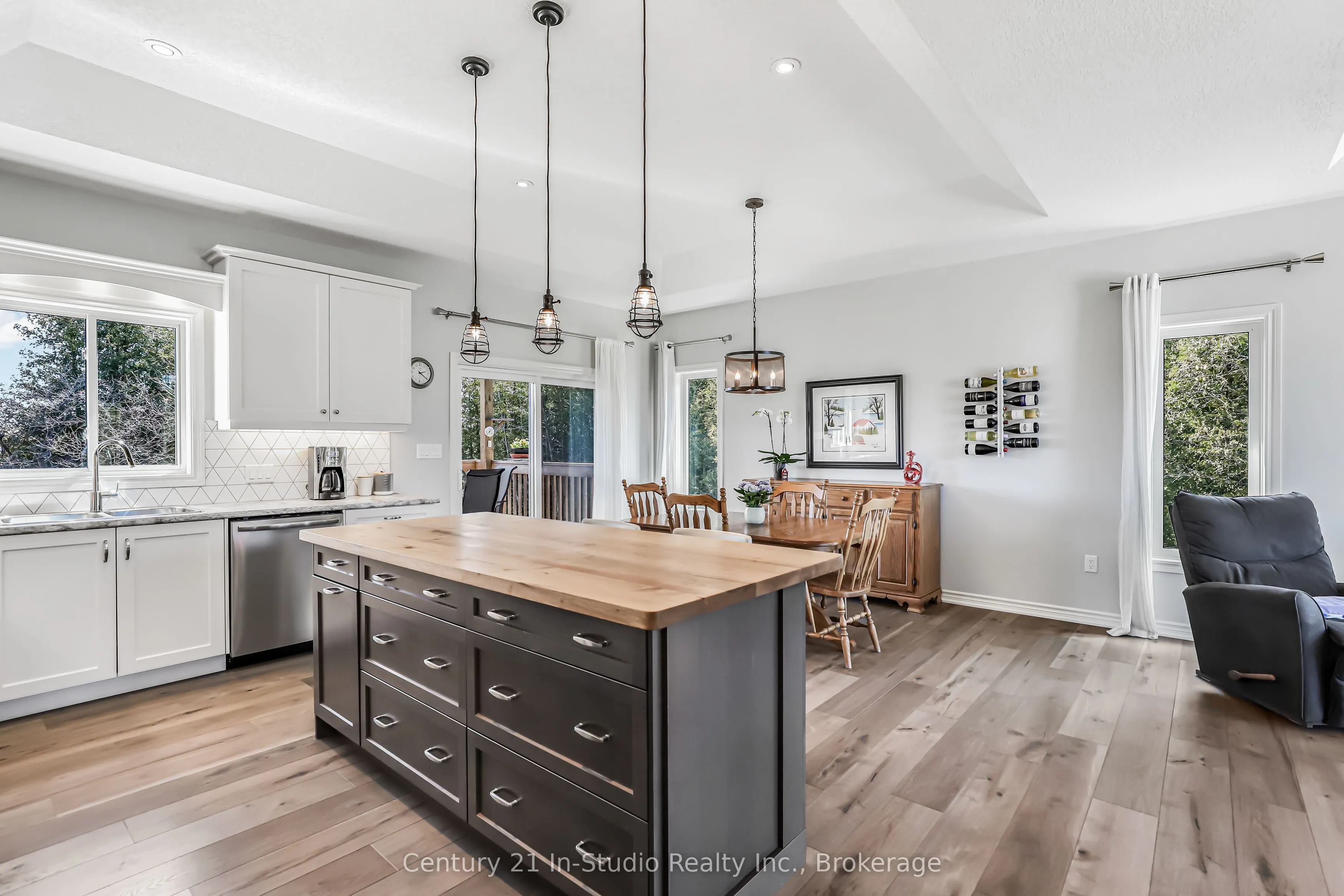 202 Meredith Way