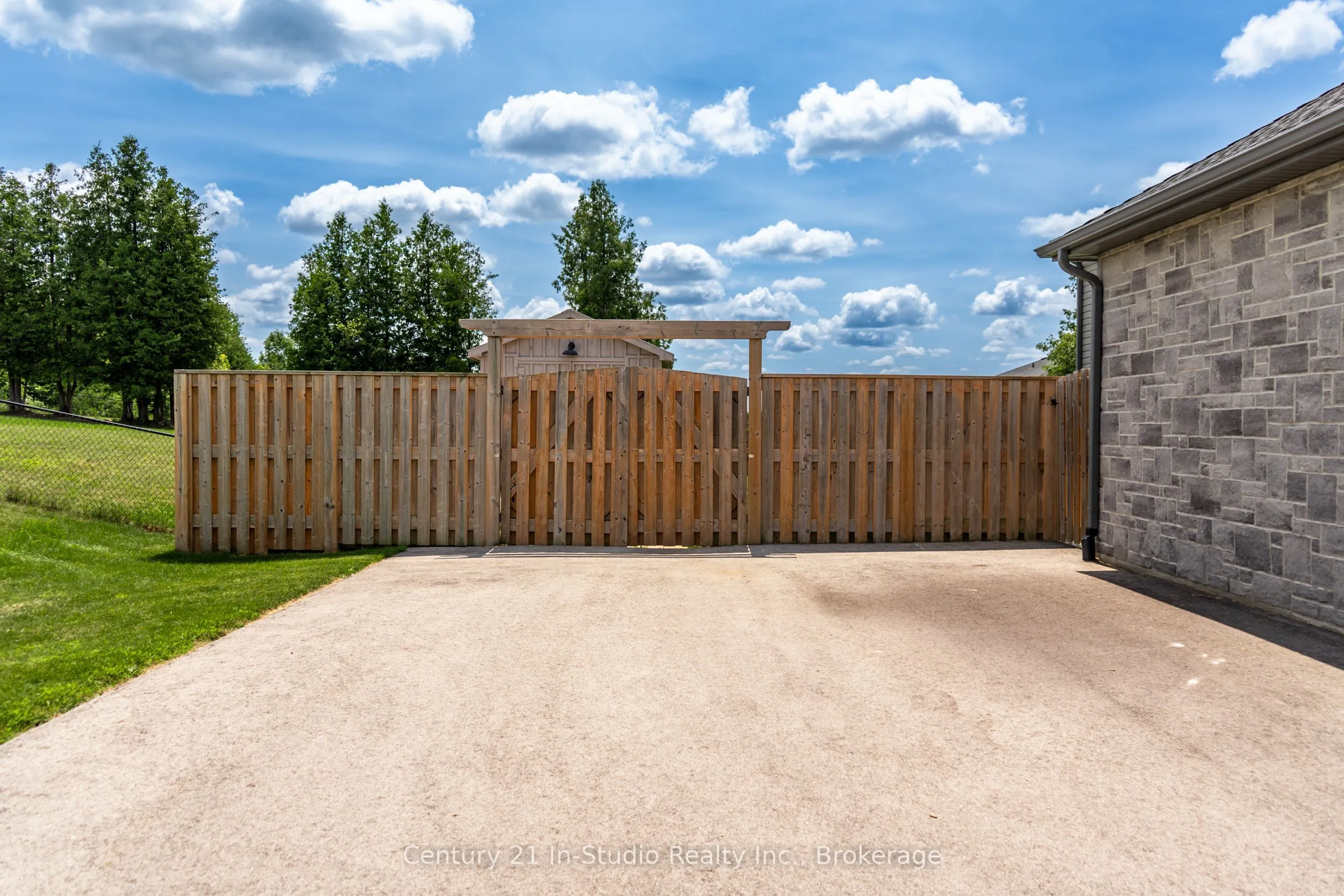 202 Meredith Way