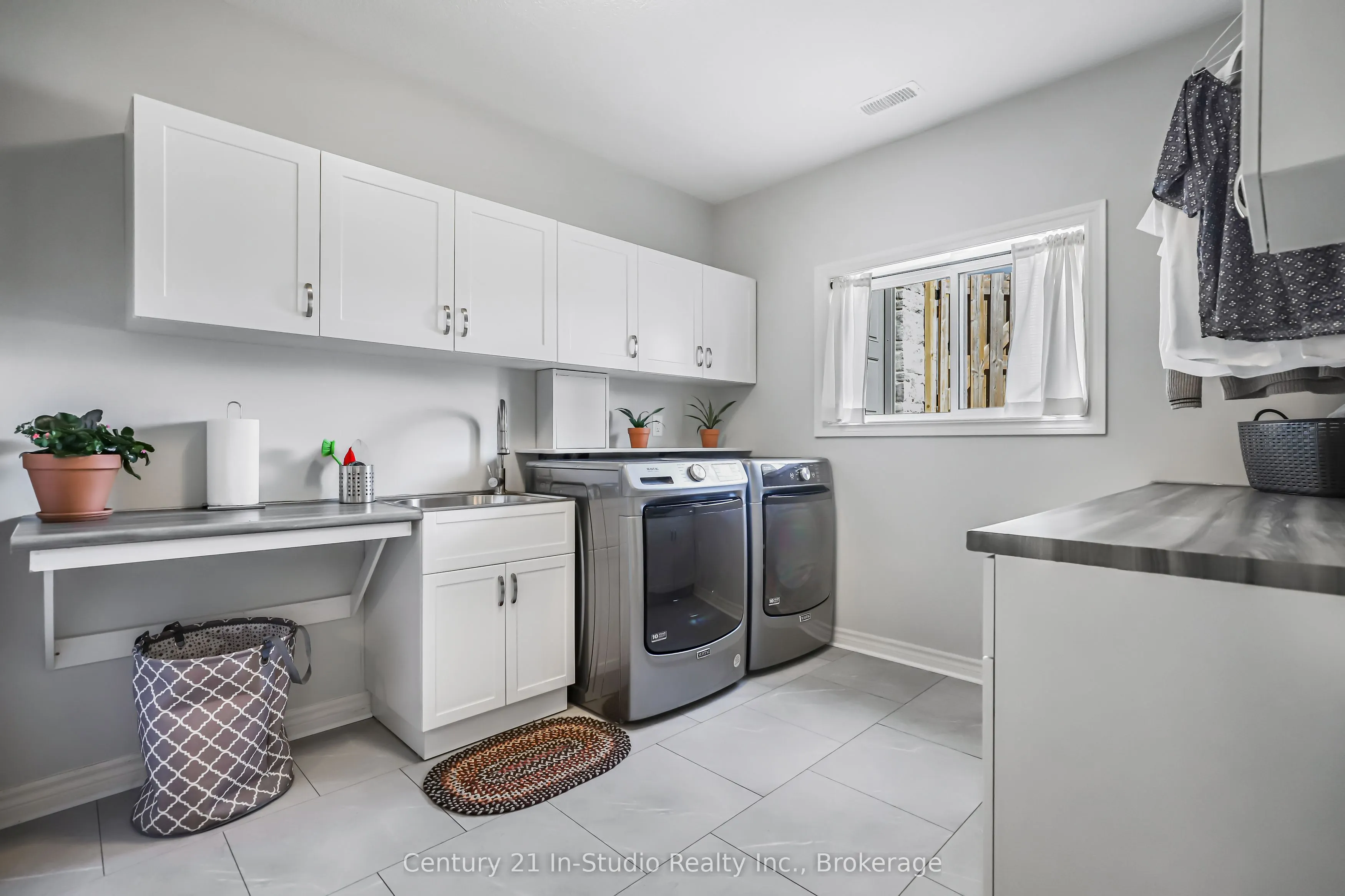 202 Meredith Way