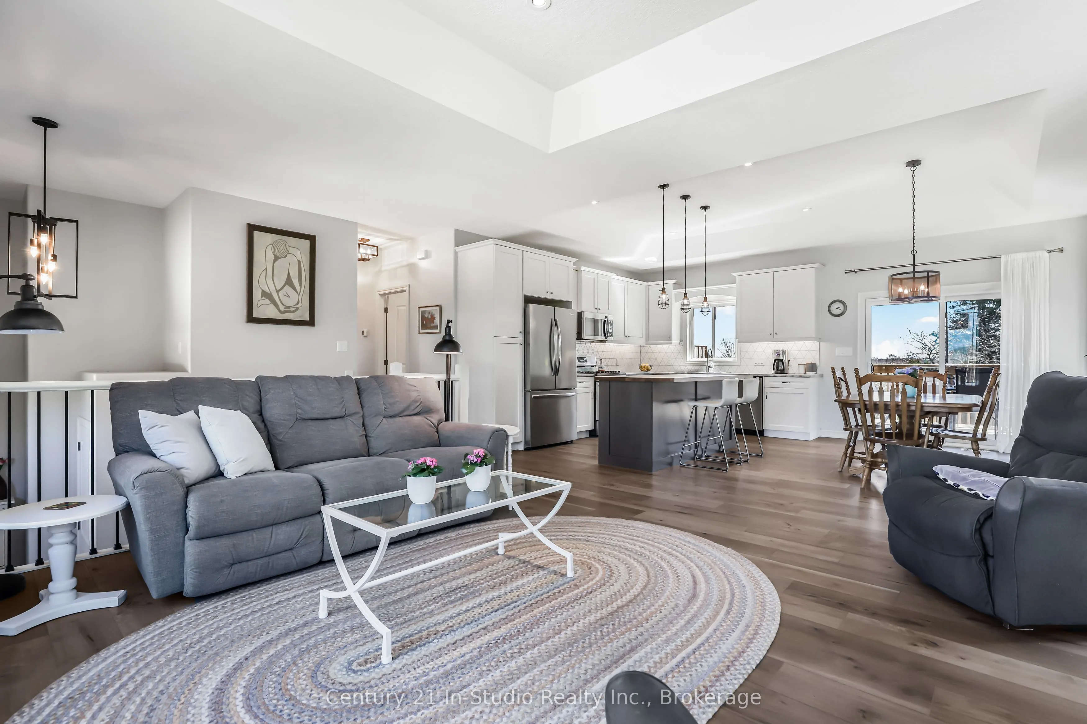 202 Meredith Way