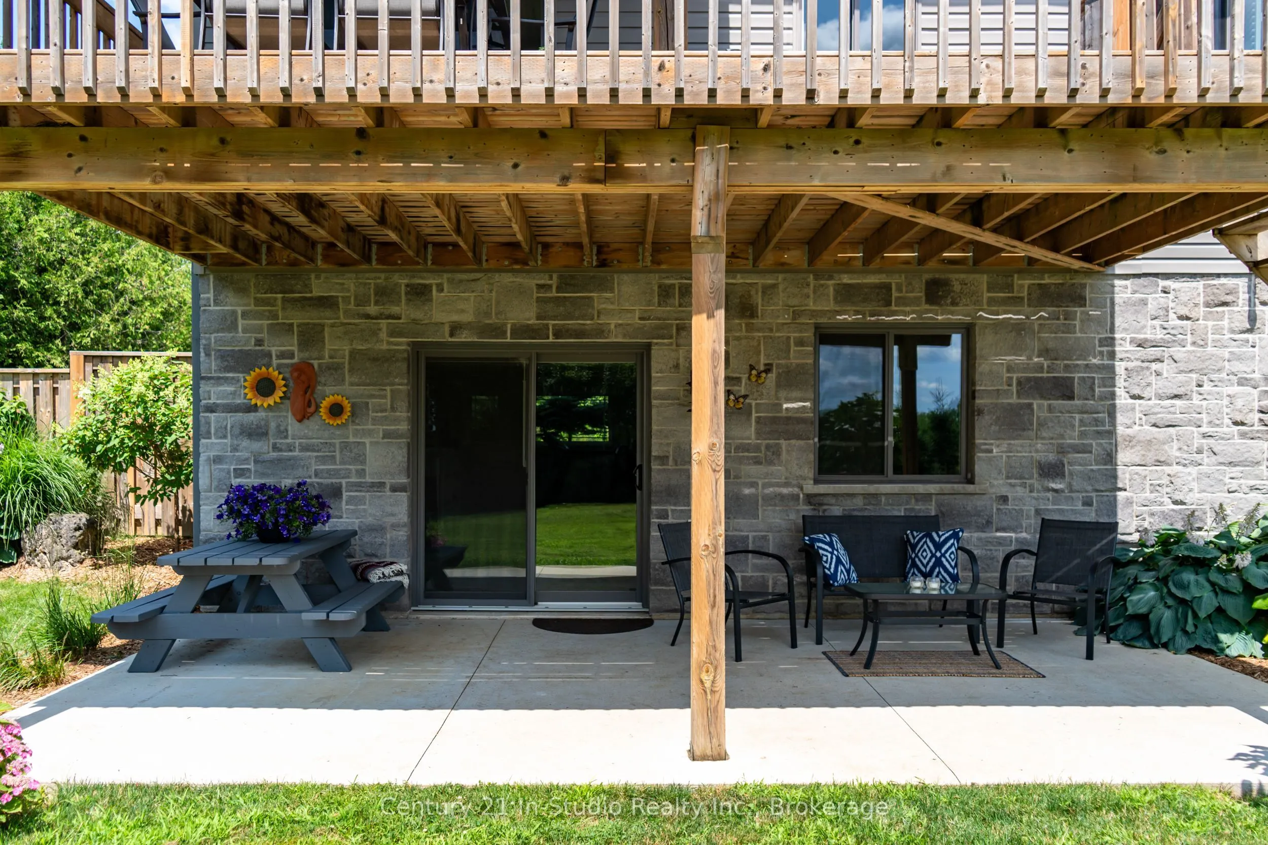 202 Meredith Way