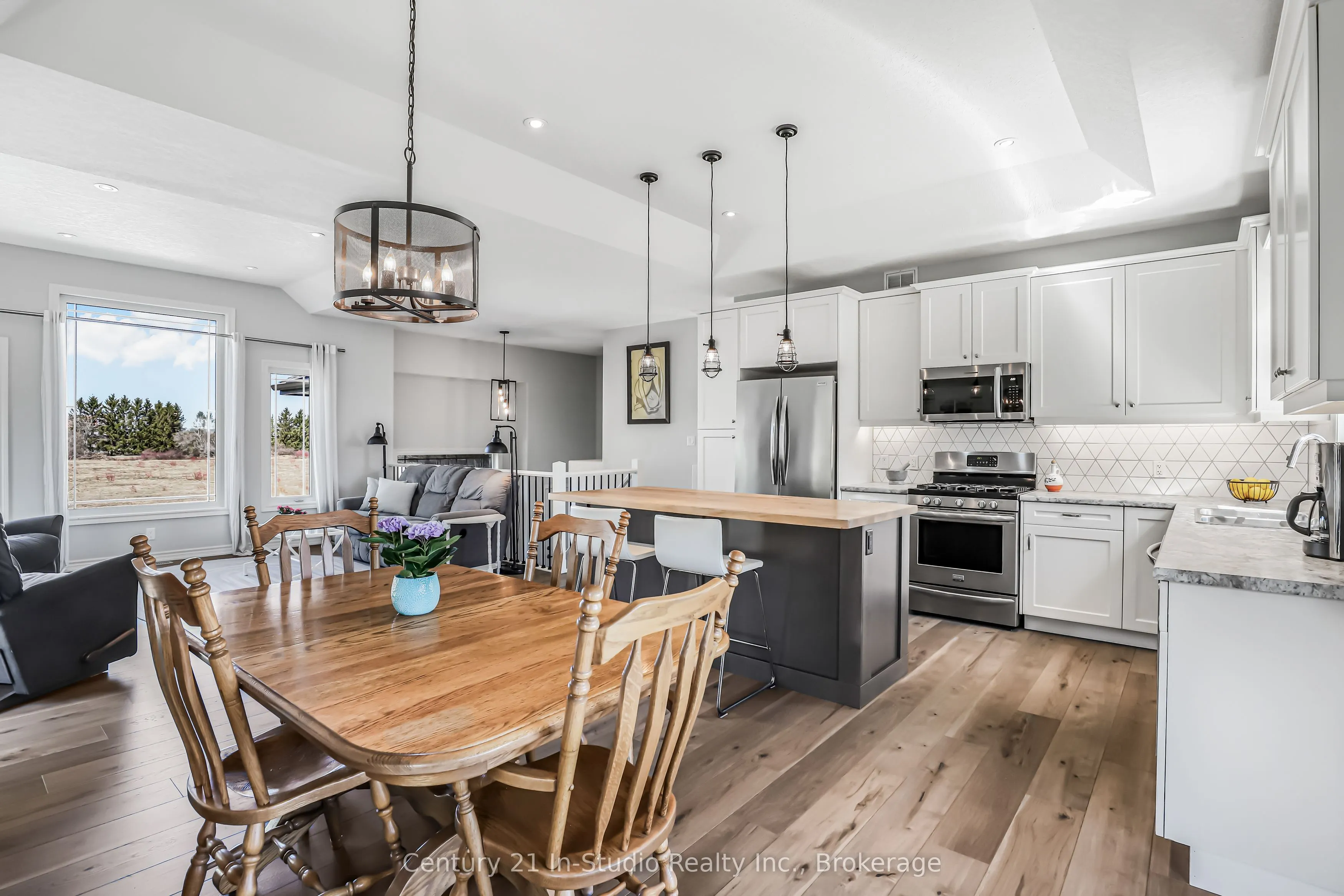 202 Meredith Way