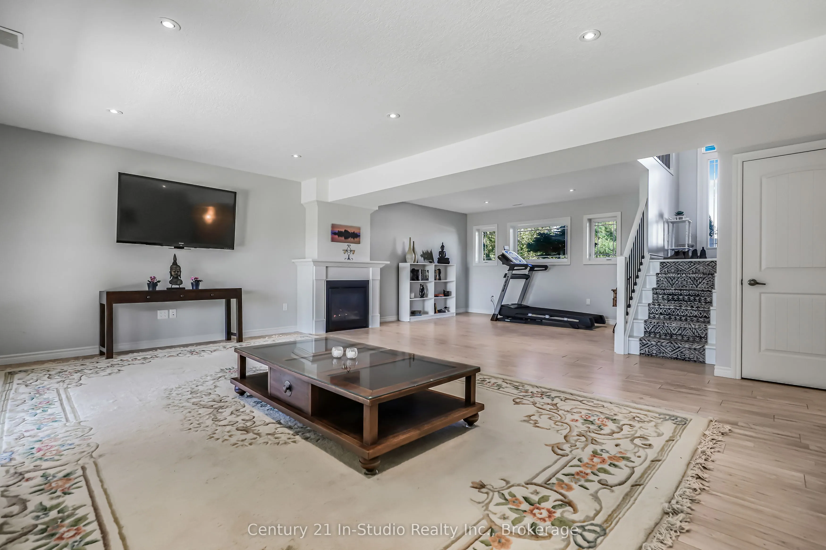202 Meredith Way