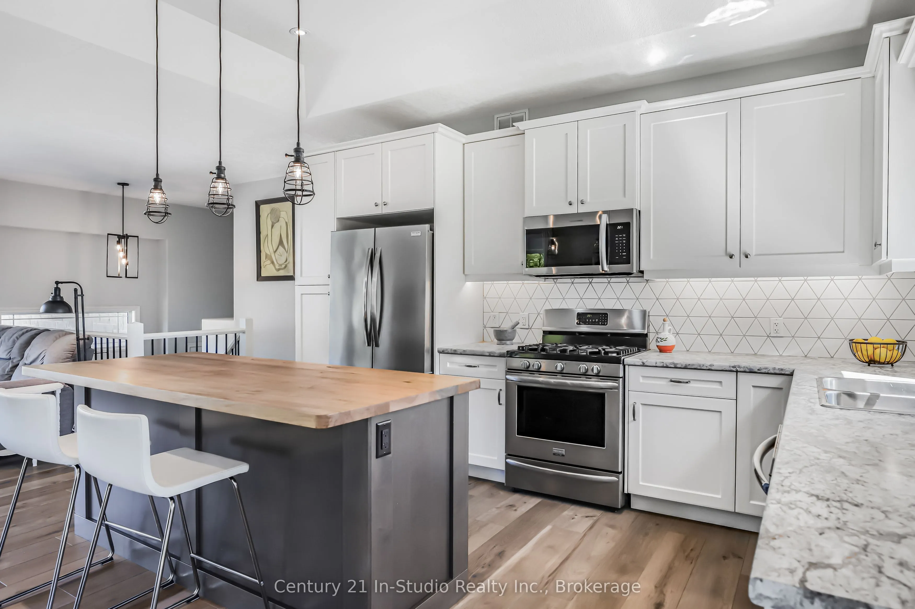 202 Meredith Way