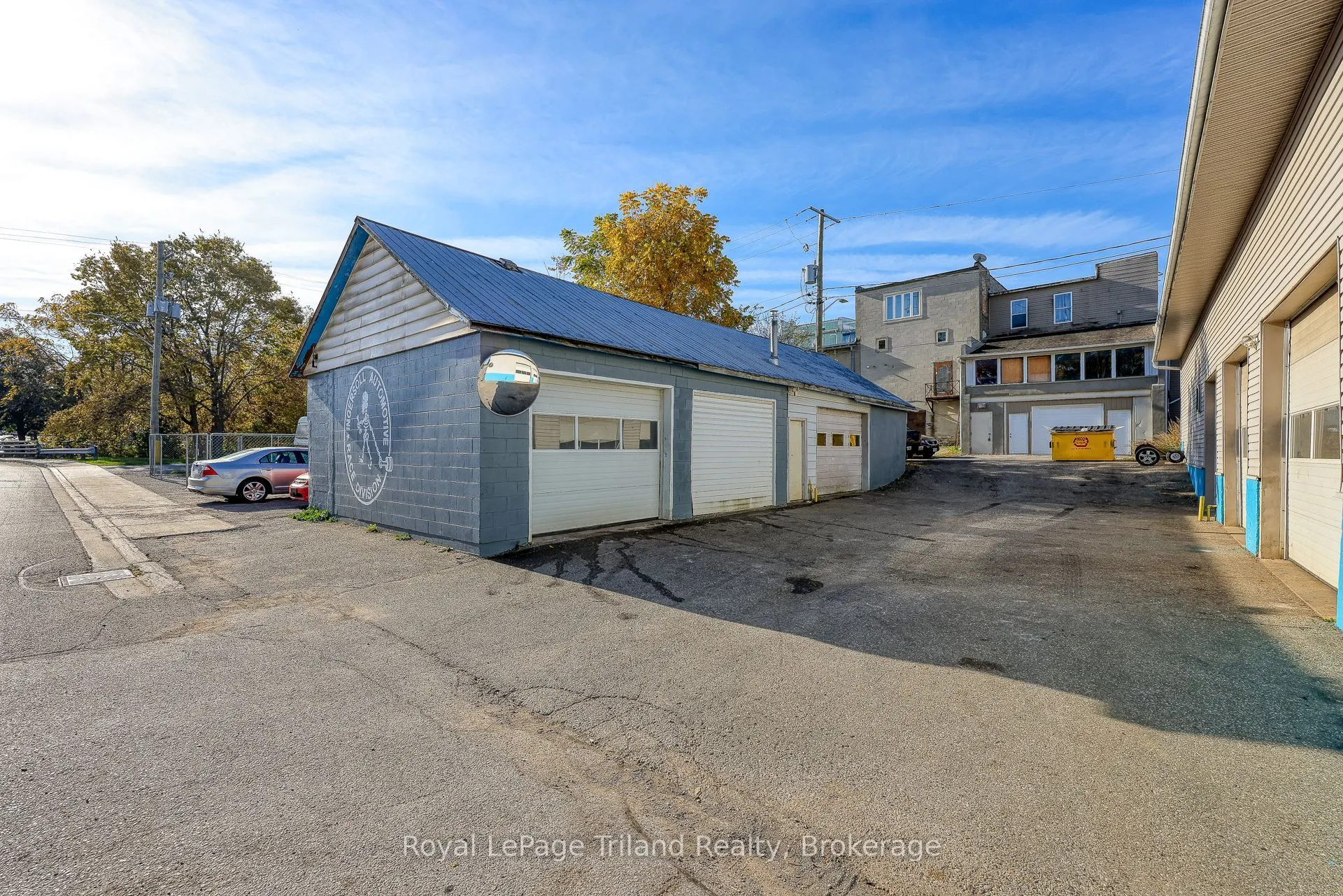 22 CHARLES STREET EAST Street E