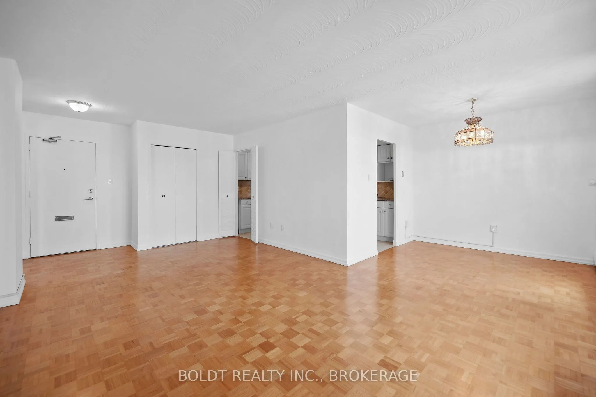 35 Towering Heights Boulevard #809