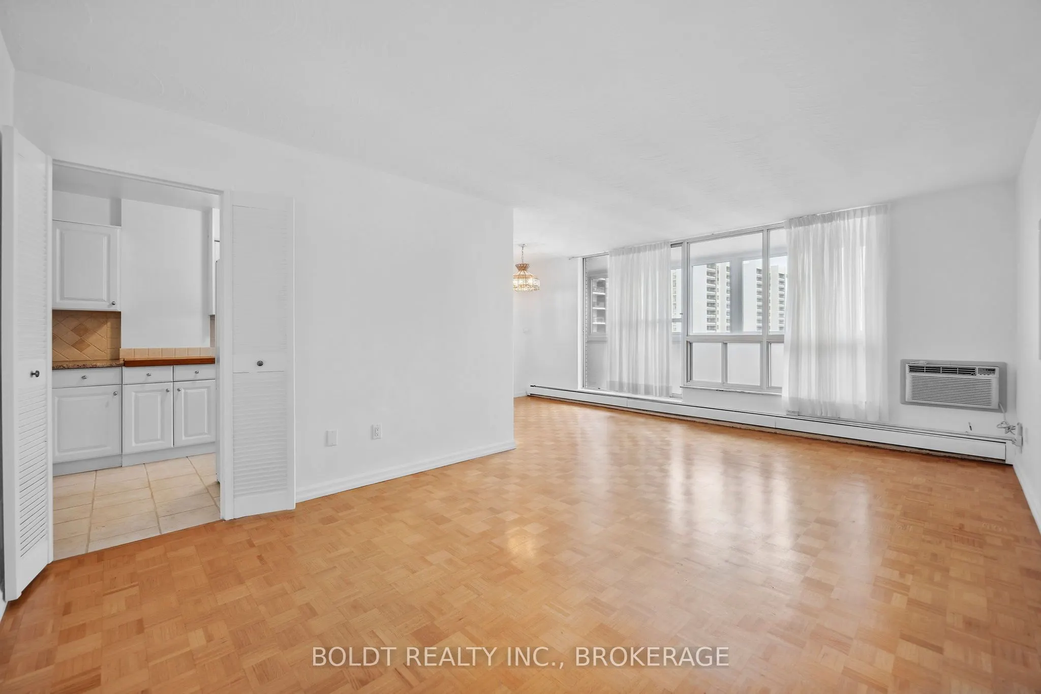 35 Towering Heights Boulevard #809