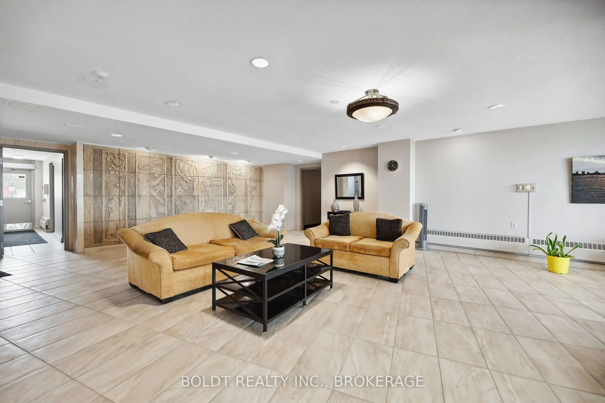 35 Towering Heights Boulevard #809