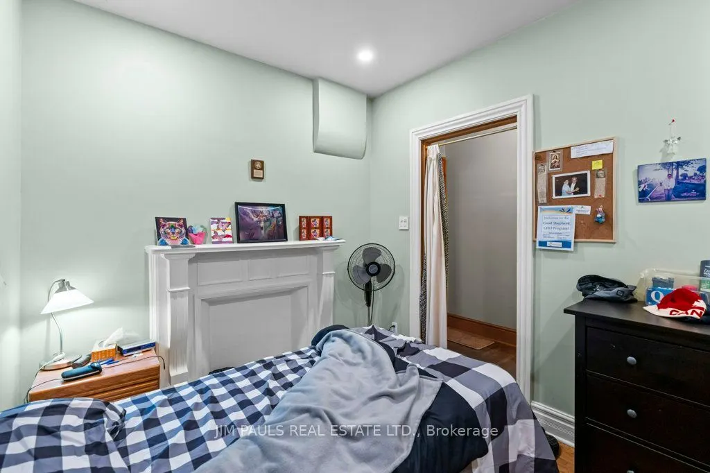 282 Main Street W