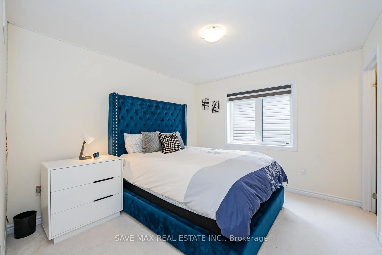 22 Oaktree Drive