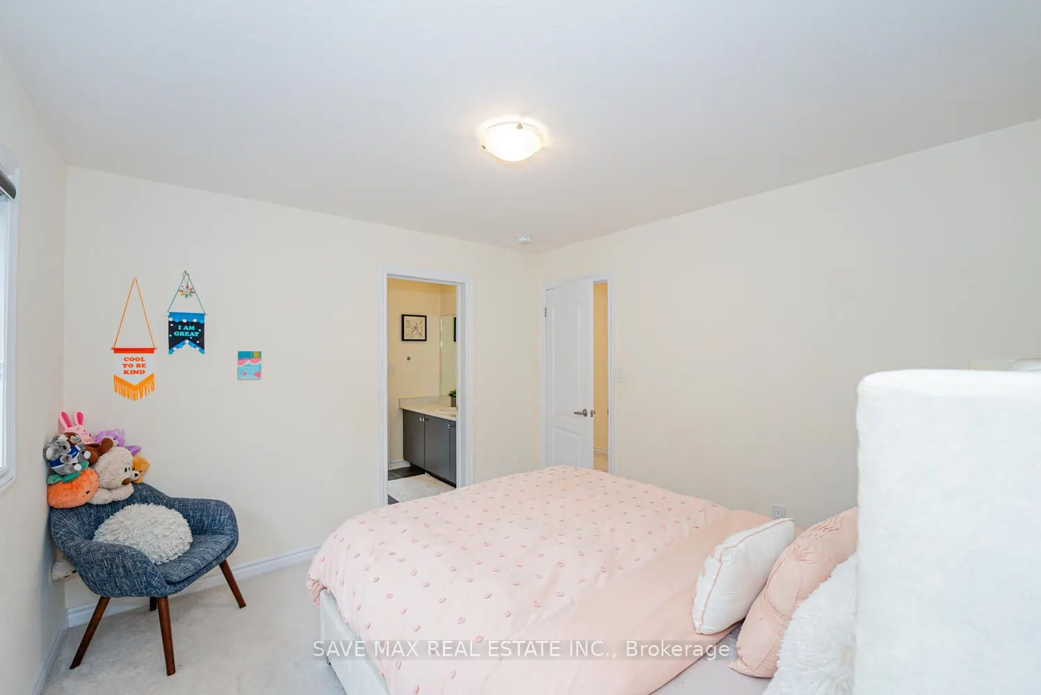 22 Oaktree Drive
