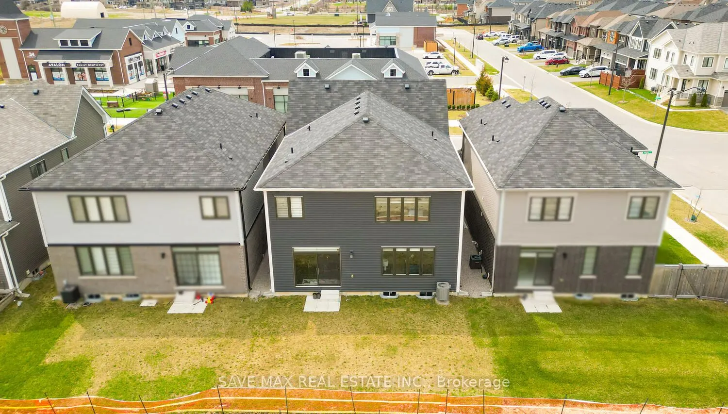 22 Oaktree Drive