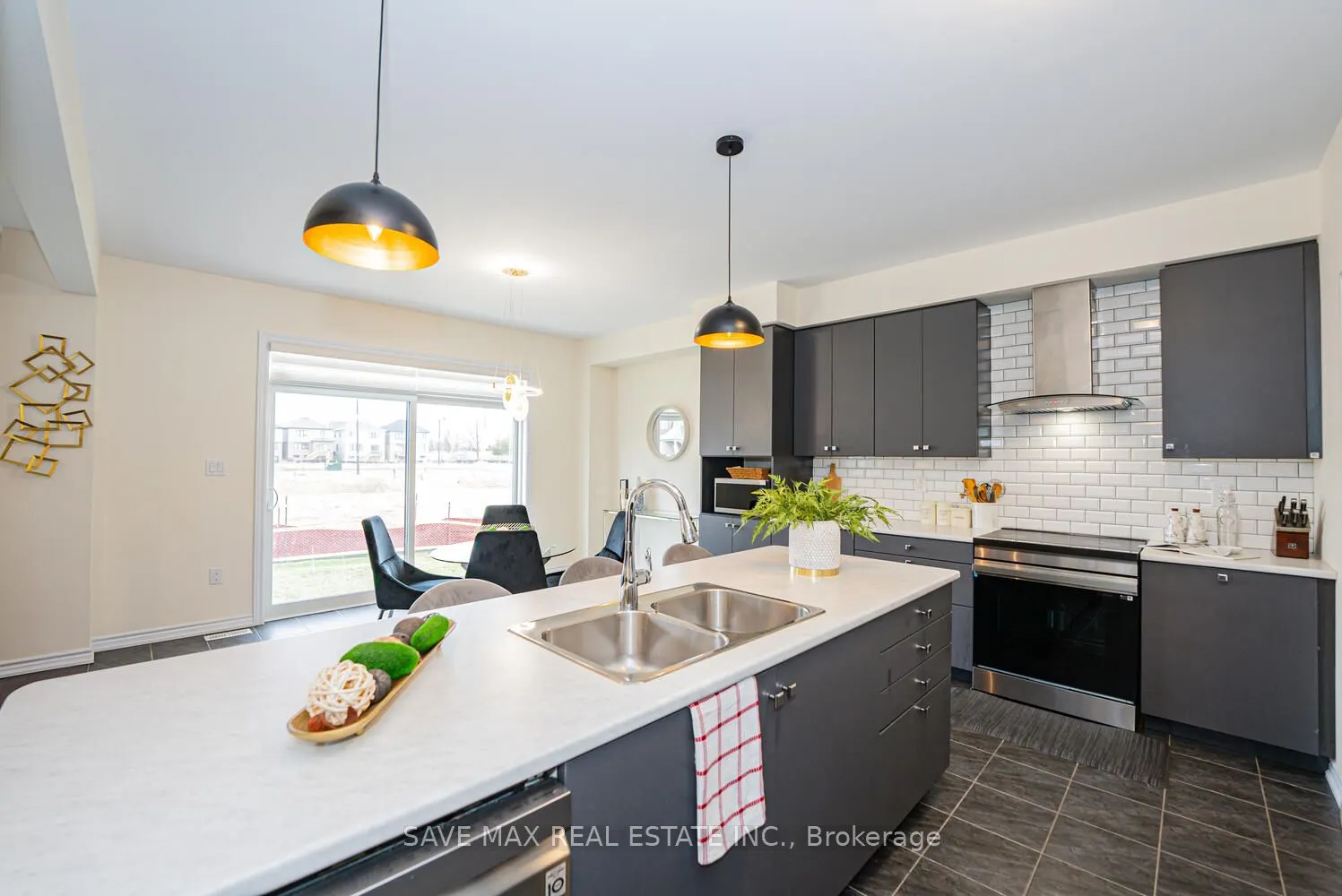 22 Oaktree Drive
