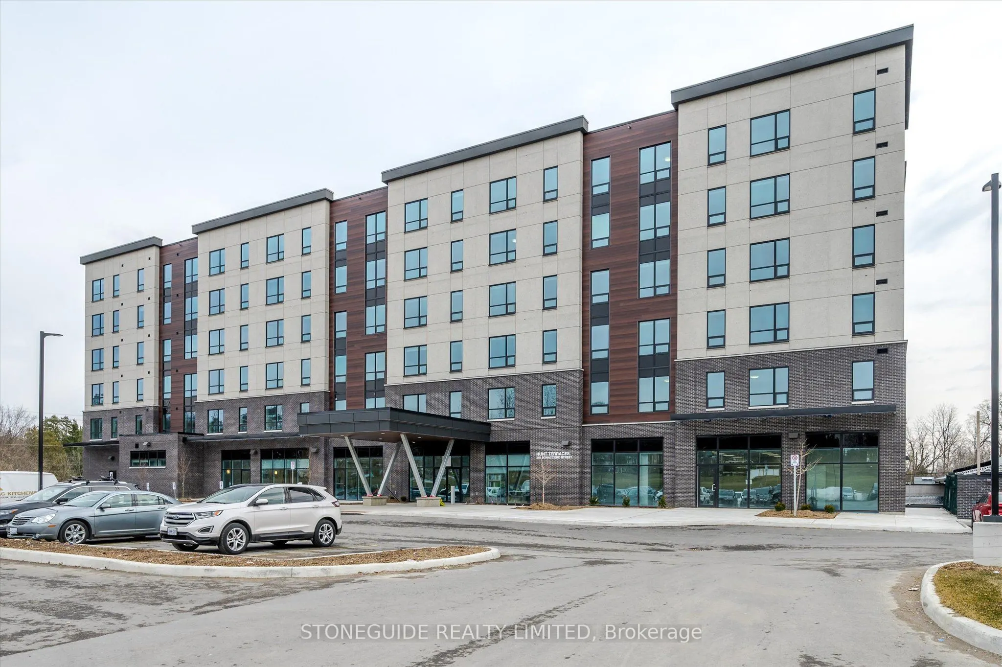 555 Bonaccord Street, #220