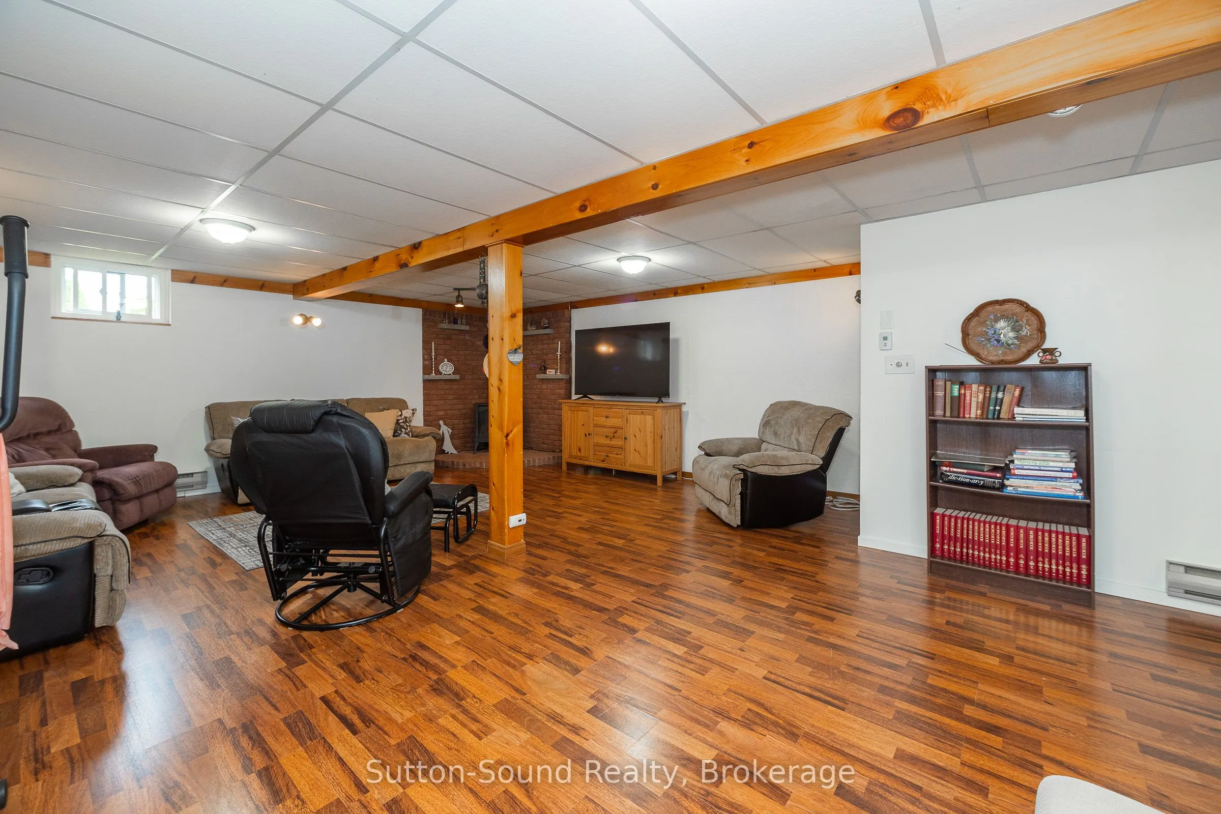 1160 12th Street E