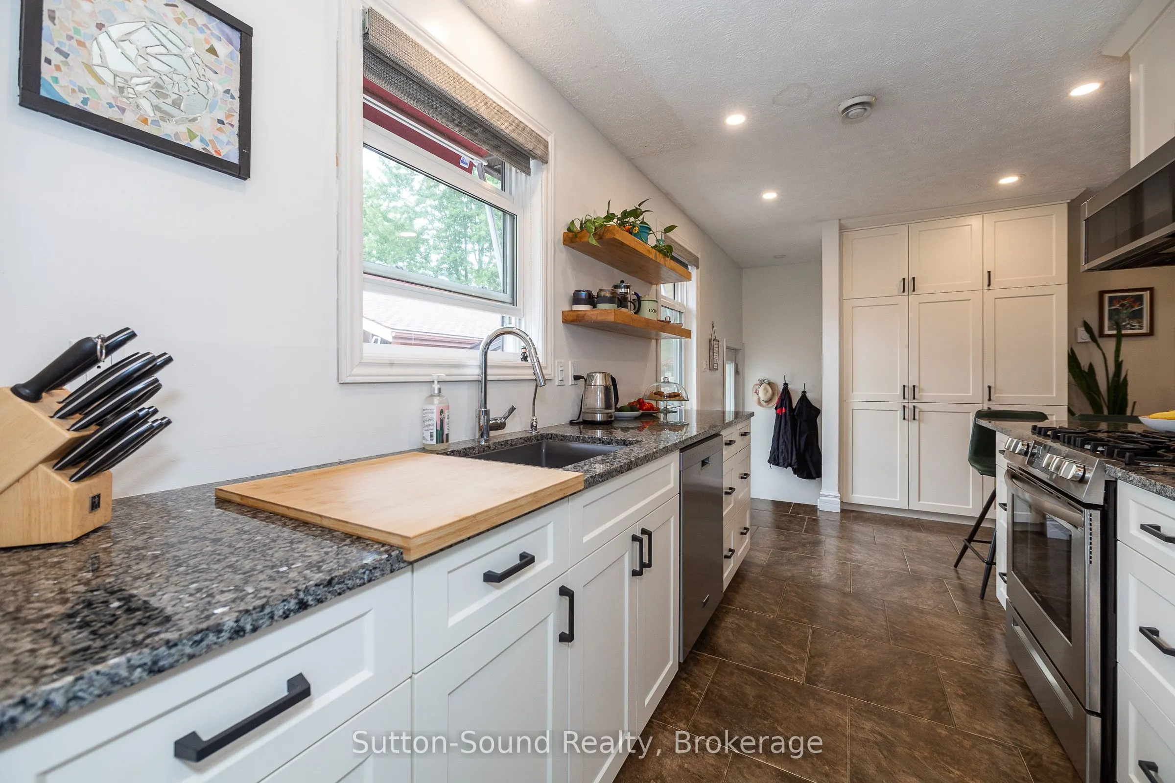 1160 12th Street E