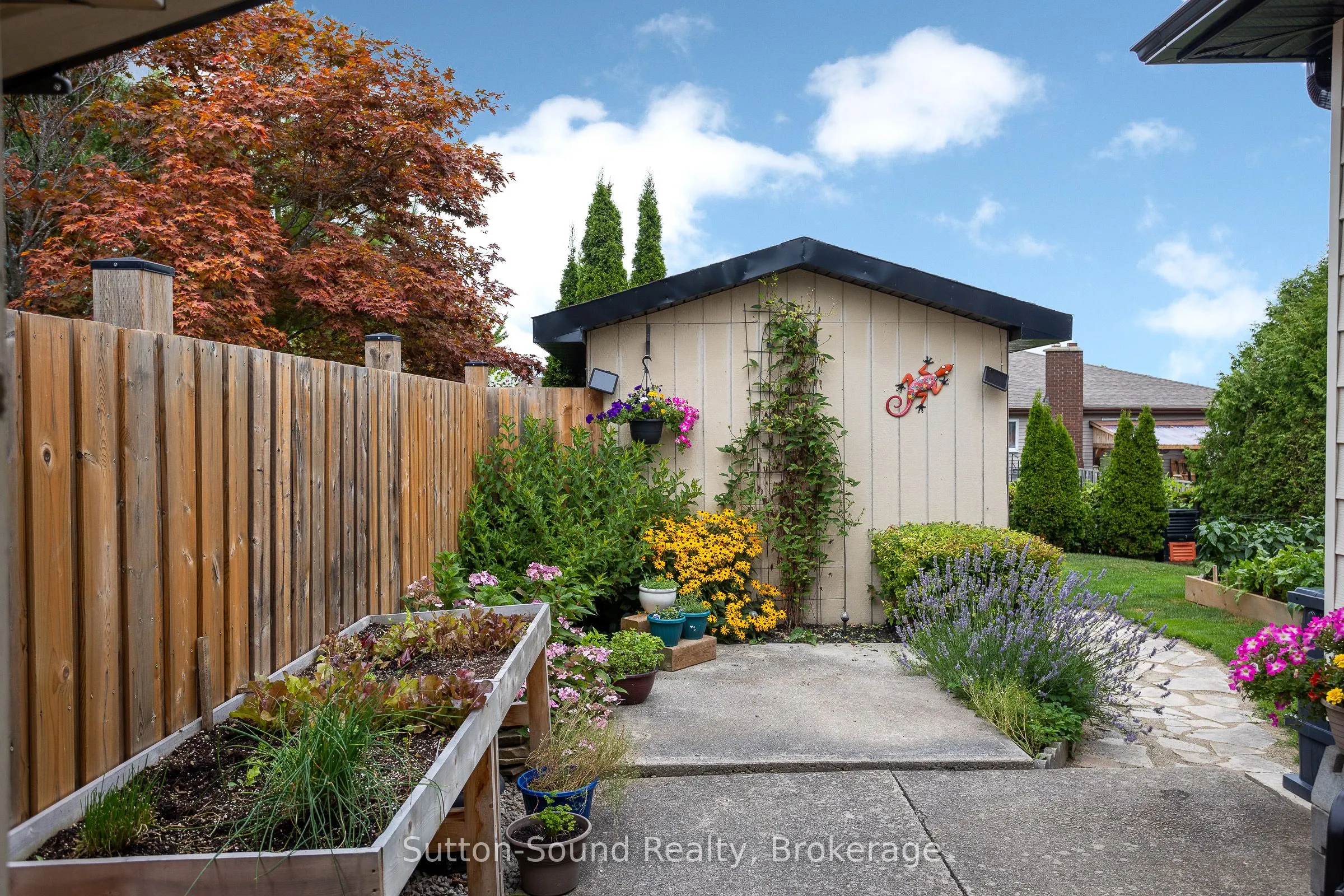 1160 12th Street E