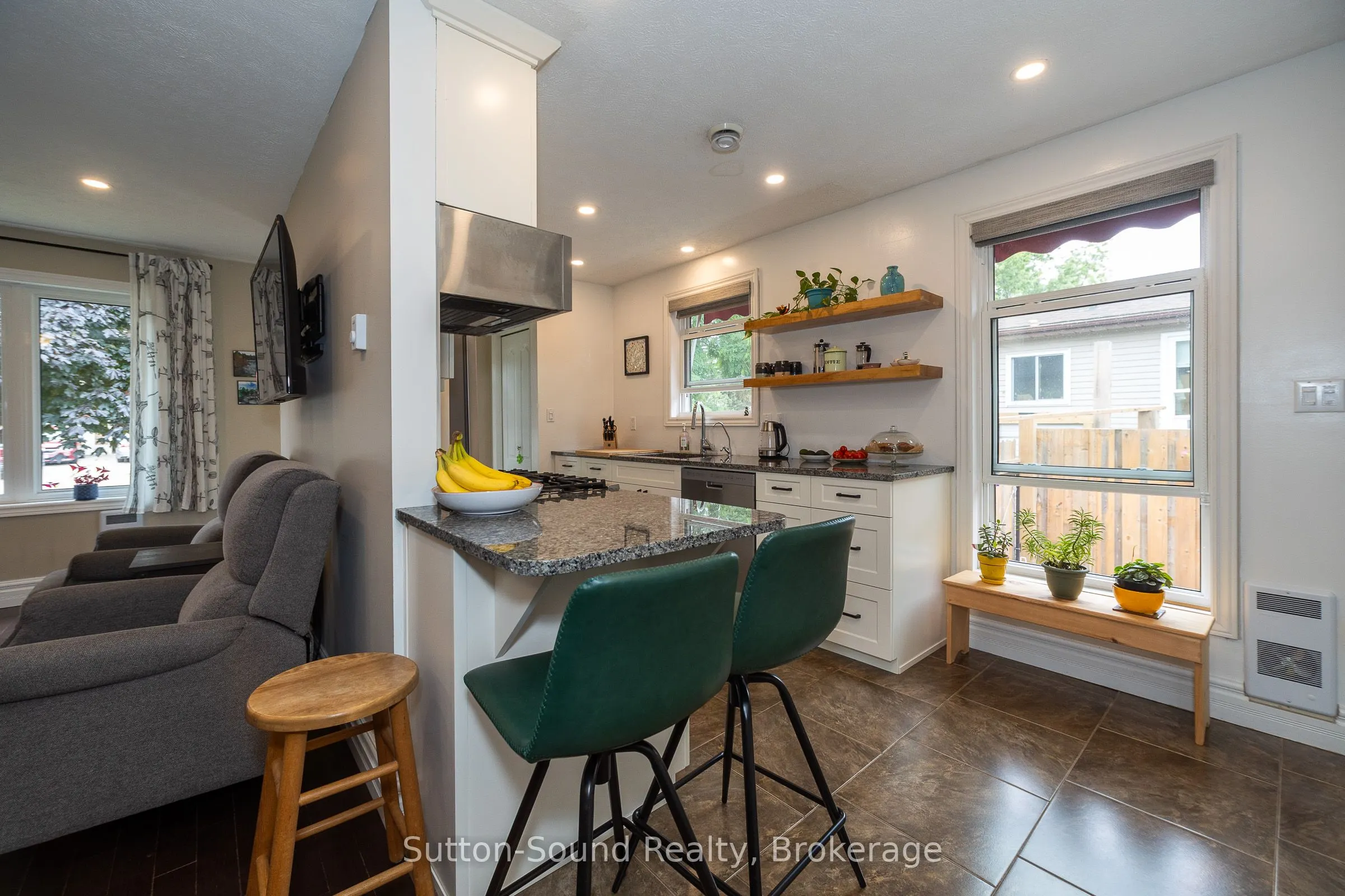 1160 12th Street E
