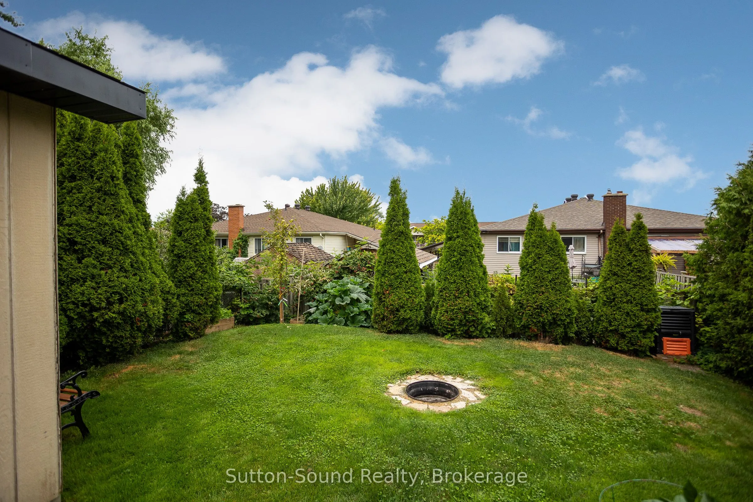 1160 12th Street E