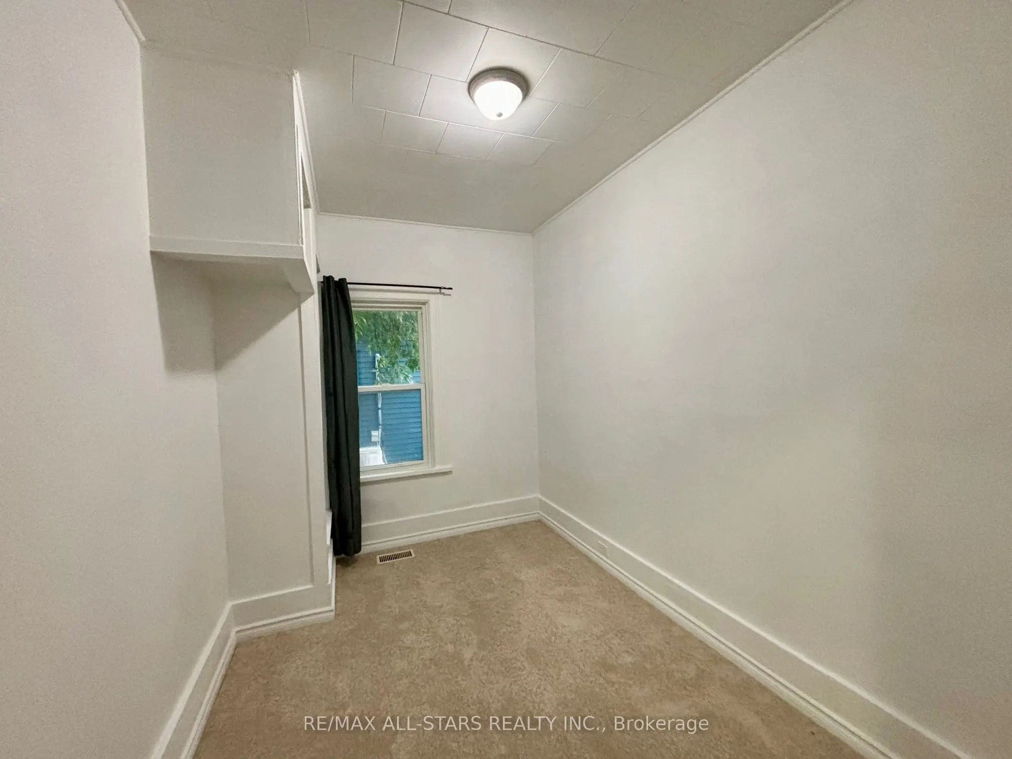 81 Durham Street W